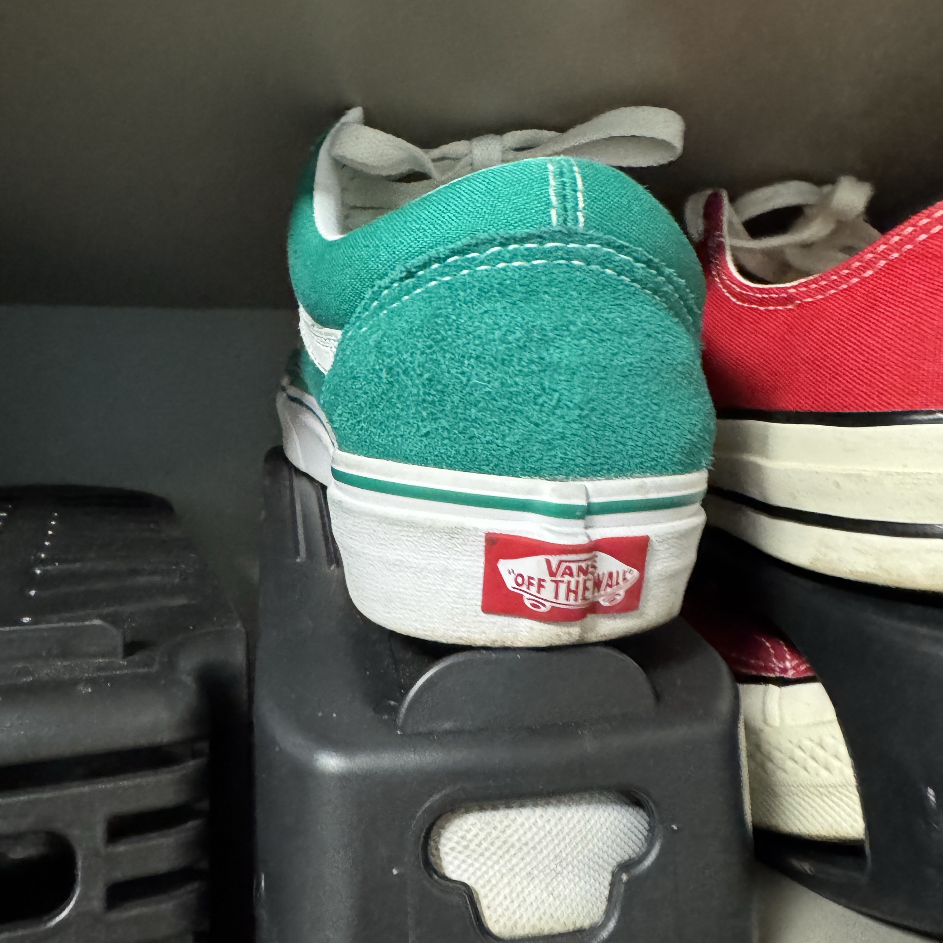 Vans Suede Old Skool Green 착용 스타일