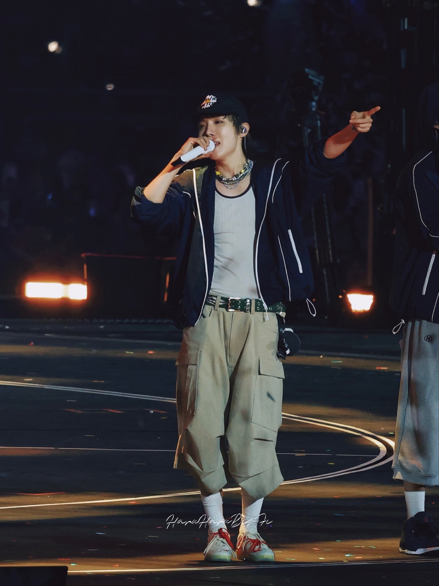 Nonnod Side cargo shorts Beige 착용 스타일 - 1