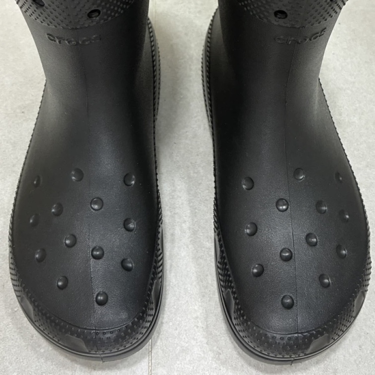 Crocs Classic Rain Boots Black 착용 스타일