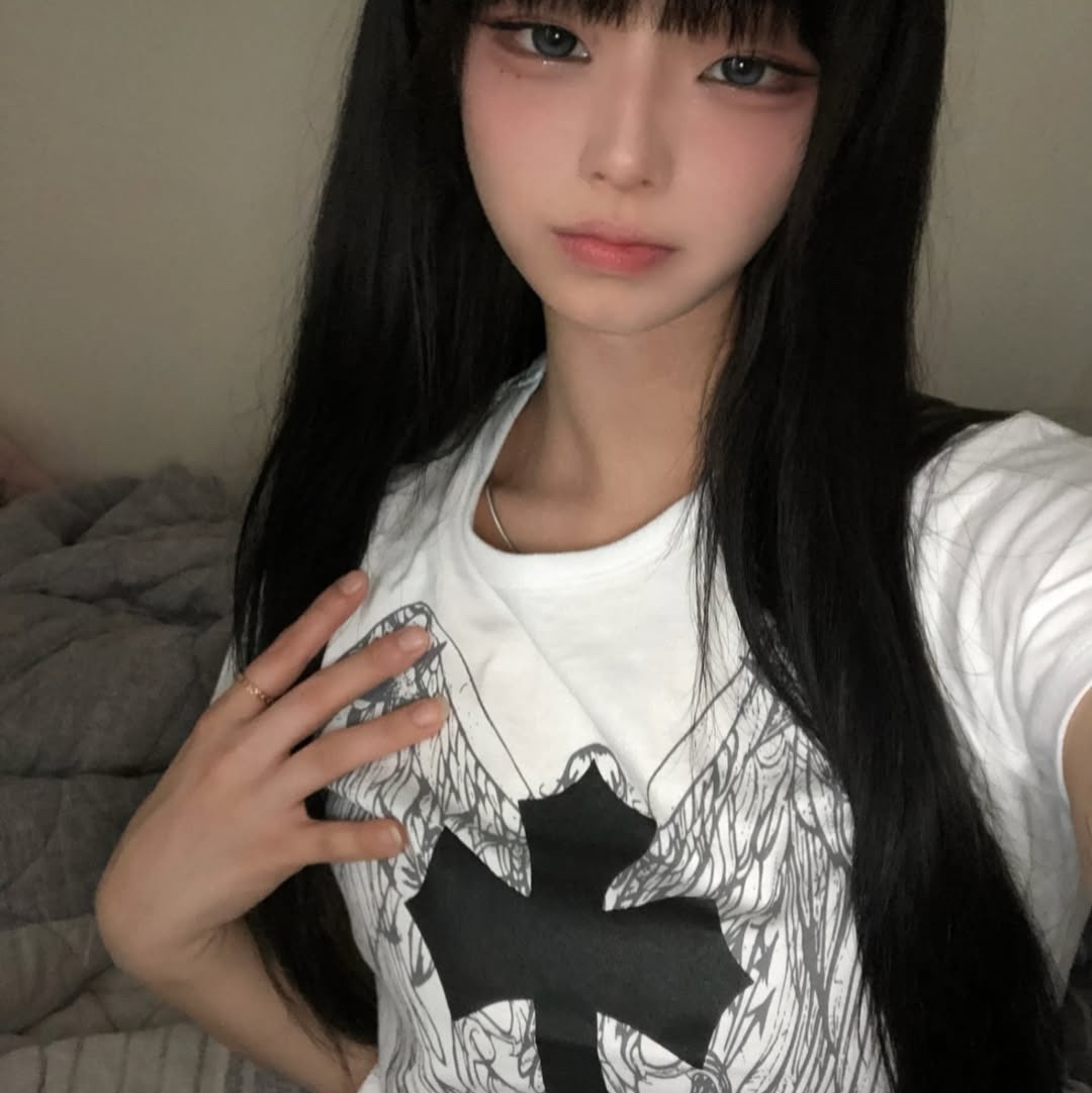 SLOW RECORD HOUSE Cross Wing T-Shirt White 착용 스타일 - 4