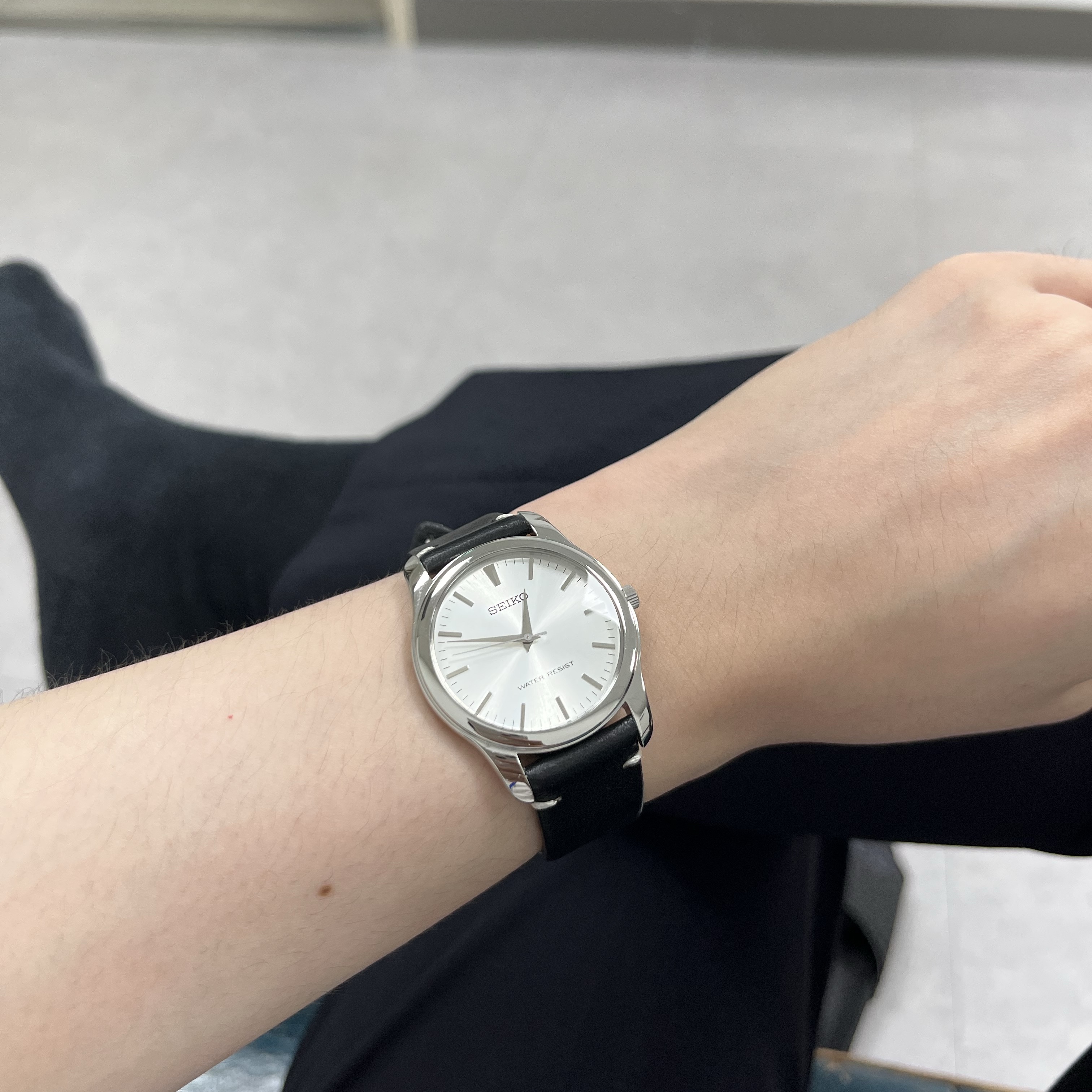 Seiko Spirit SCXP031 35mm Black Silver 착용 스타일 - 1