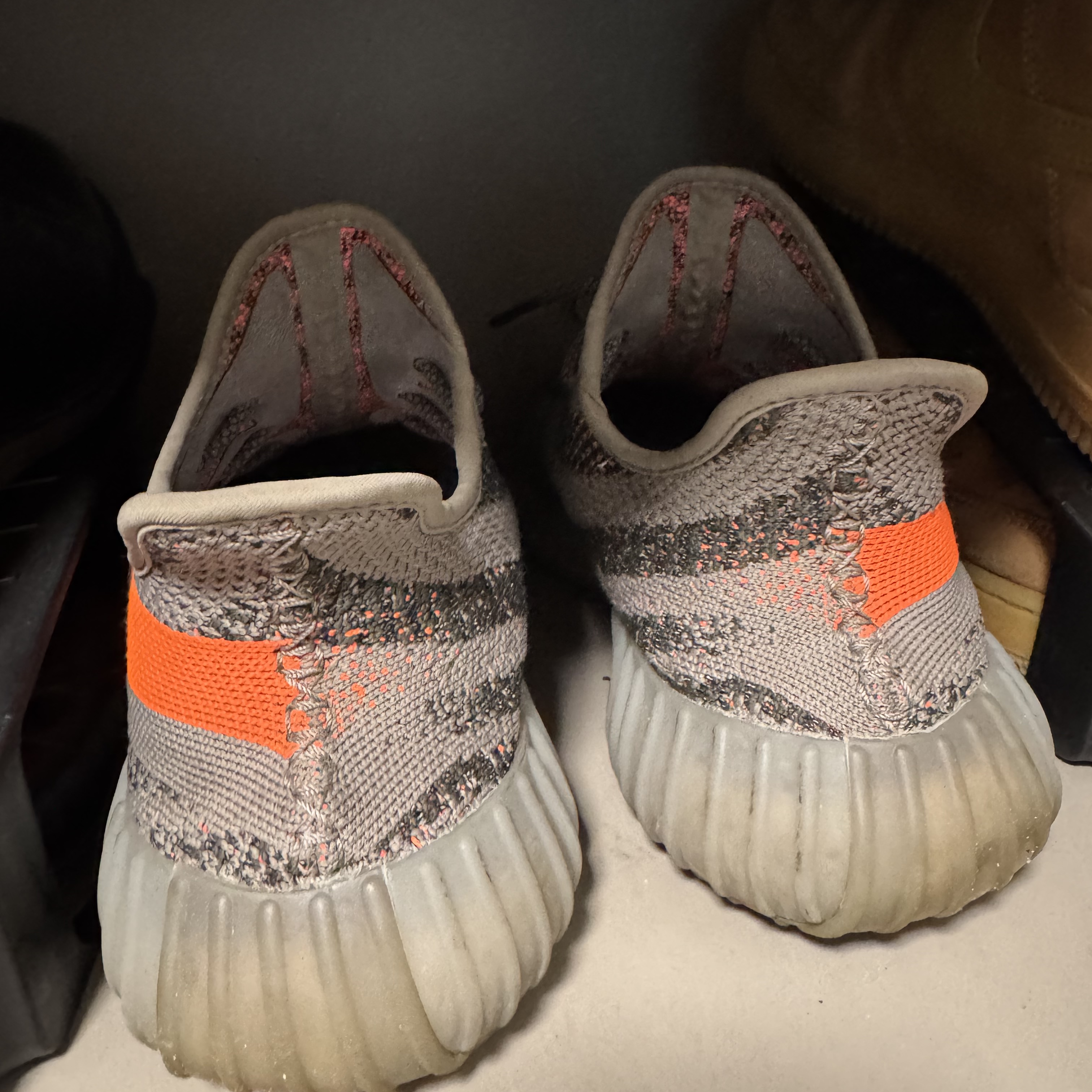 Adidas Yeezy Boost 350 V2 Beluga - Reflective 착용 스타일