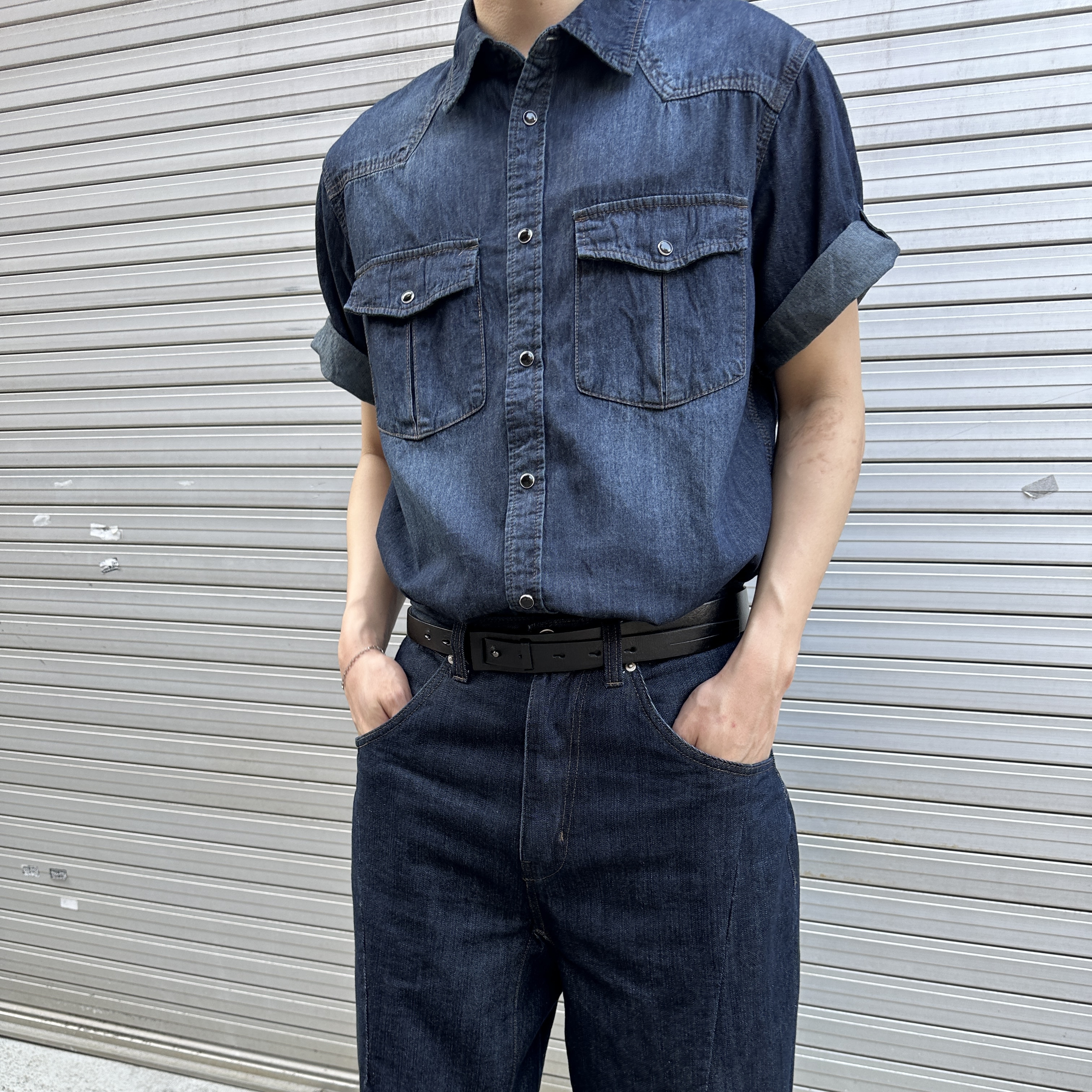 Millo Archive Leave Western Denim Shirt Deep Blue, Millo Archive Schema Belt Black 착용 스타일 - 1