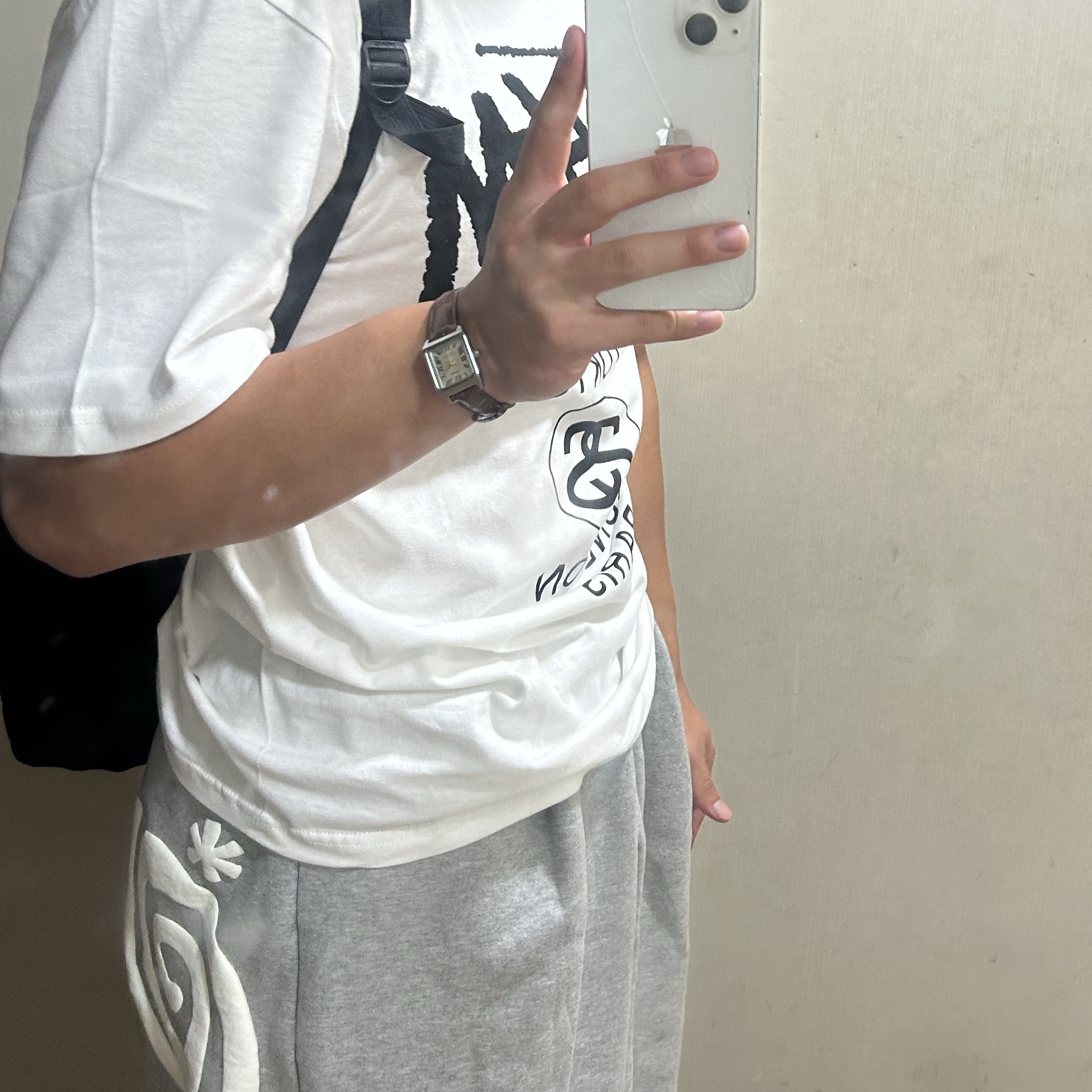 Stussy World Tour T-Shirt White, Casio LTP-V007L-9B 착용 스타일 - 2