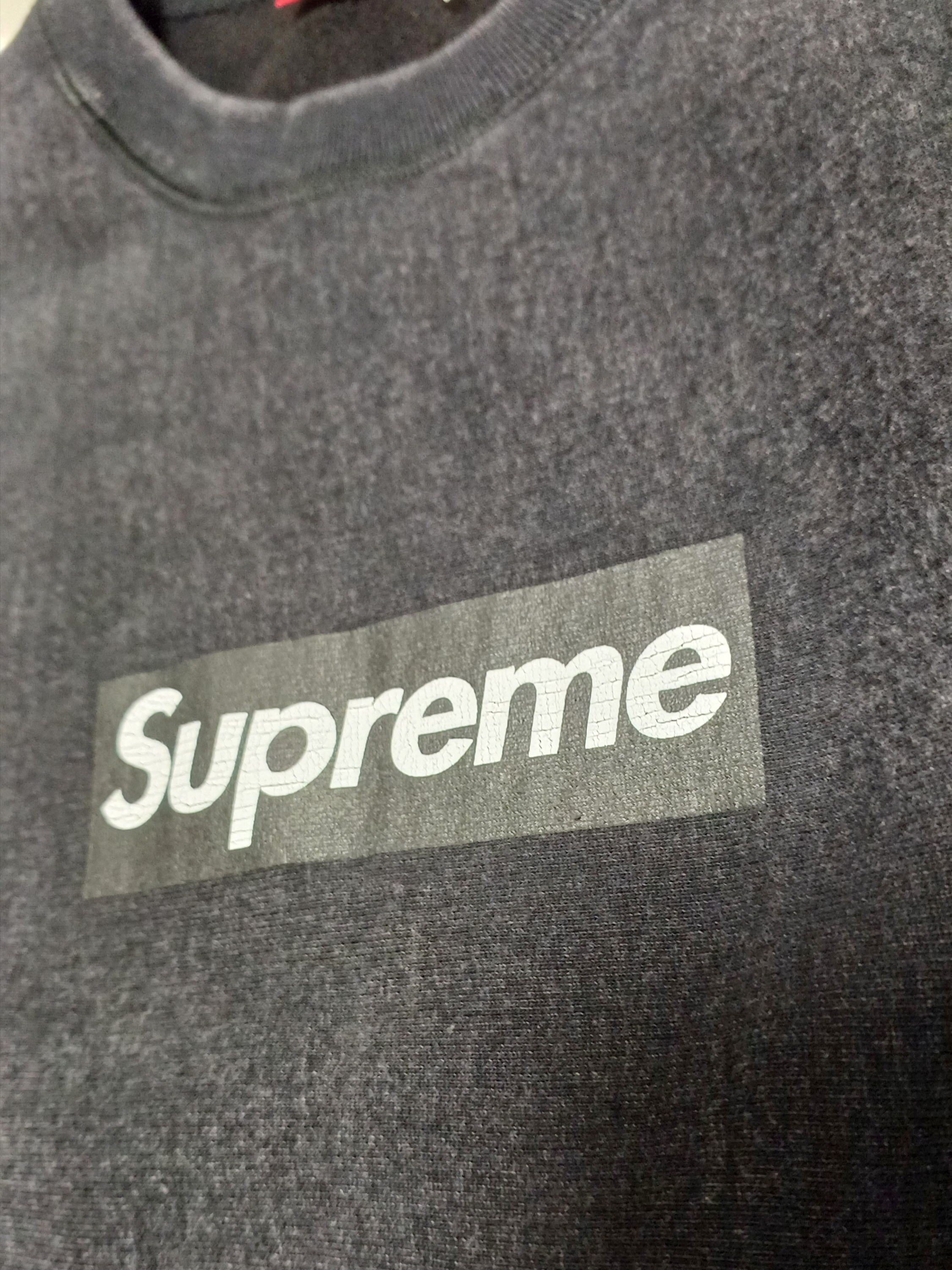 Supreme Washed Box Logo Crewneck Black - 25SS 착용 스타일