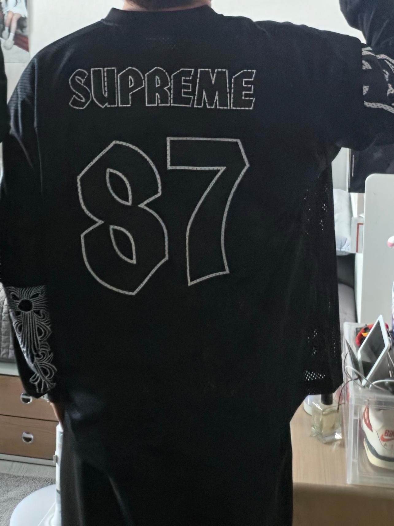Supreme x Spitfire Football Jersey Black - 26SS, Chrome Hearts Horseshoe LS T-Shirt Black - Las Vegas Exclusive 착용 스타일 - 2
