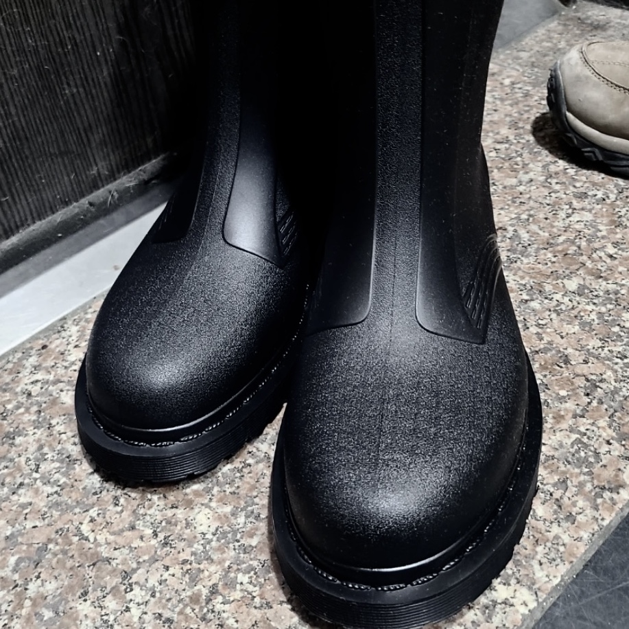 Dr. Martens 1460 Rain Boots Black 착용 스타일