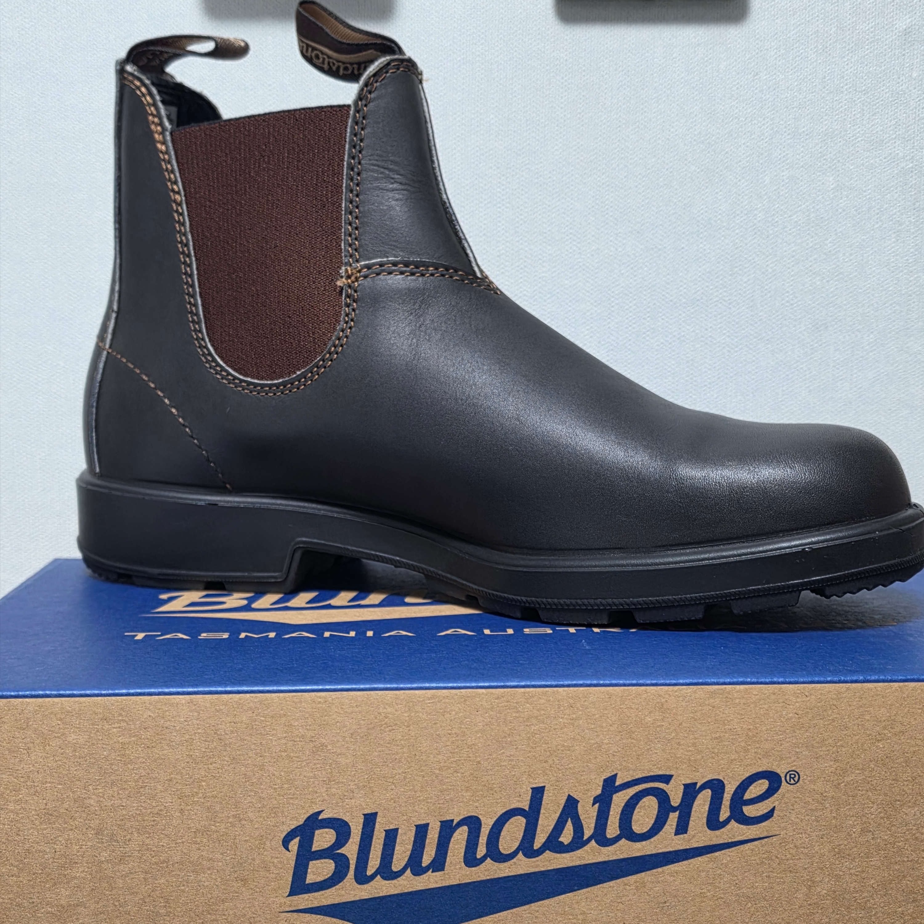 Blundstone Original 500 Chelsea Boots Stout Brown 착용 스타일 - 1