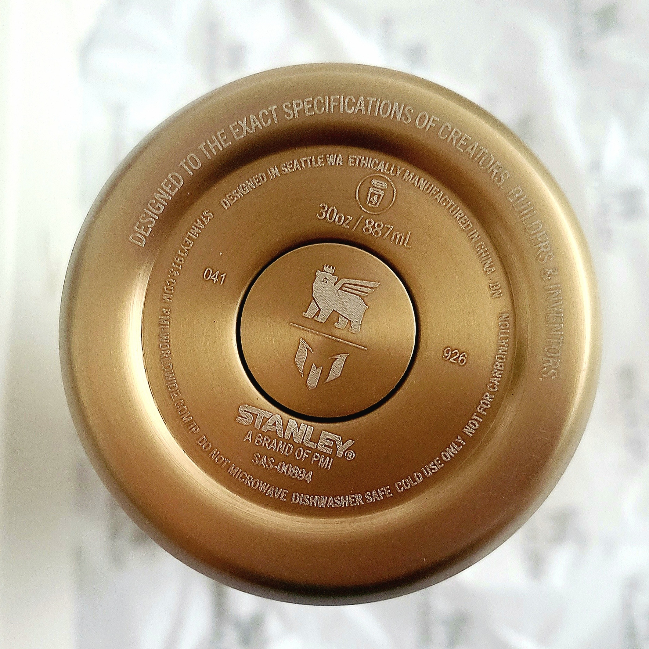 Stanley x Messi The IceFlow Flip Straw 2.0 Tumbler 887ml Messi Legacy Gold 착용 스타일 - 1