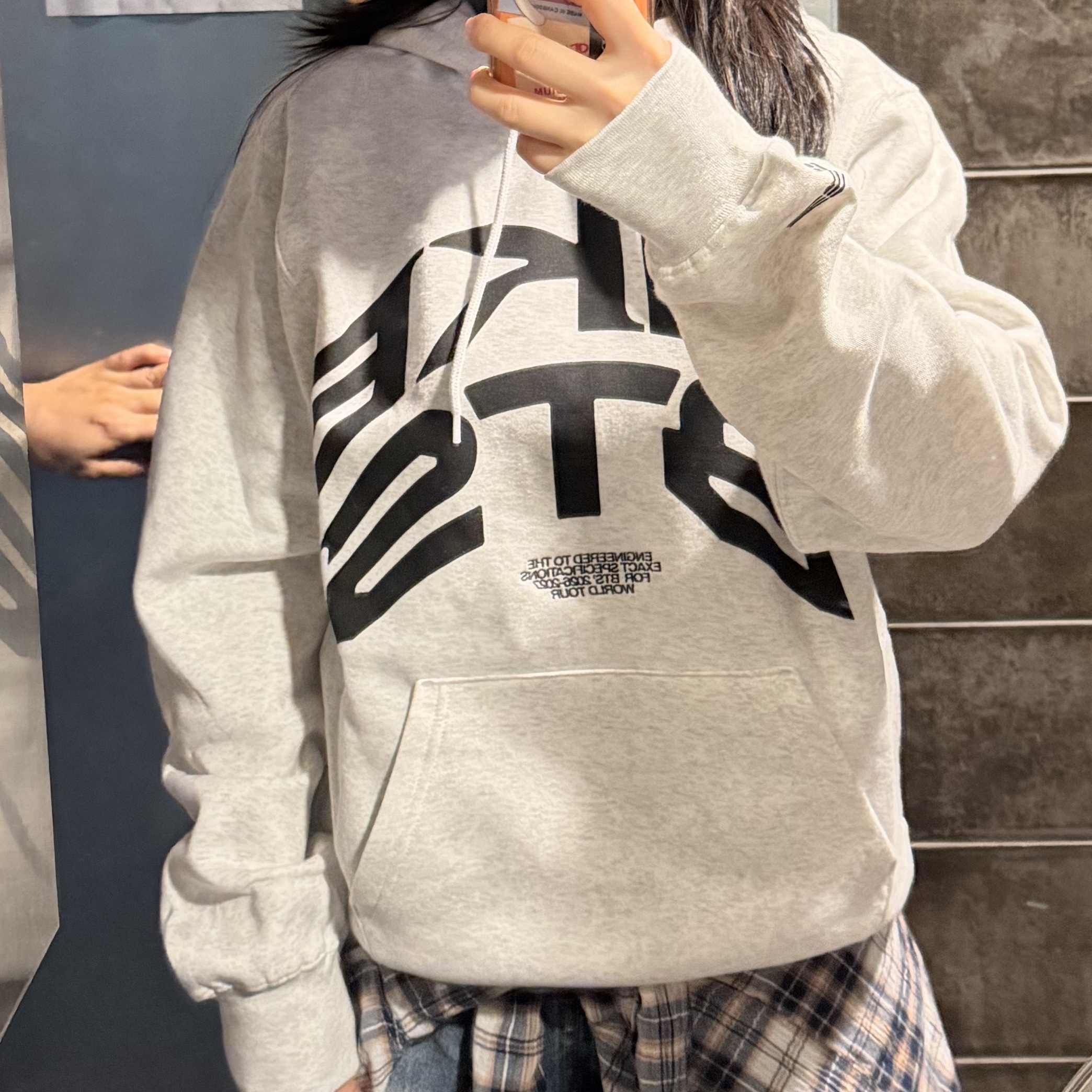 Nike x BTS Hoodie Grey (JA8525-051) 착용 스타일