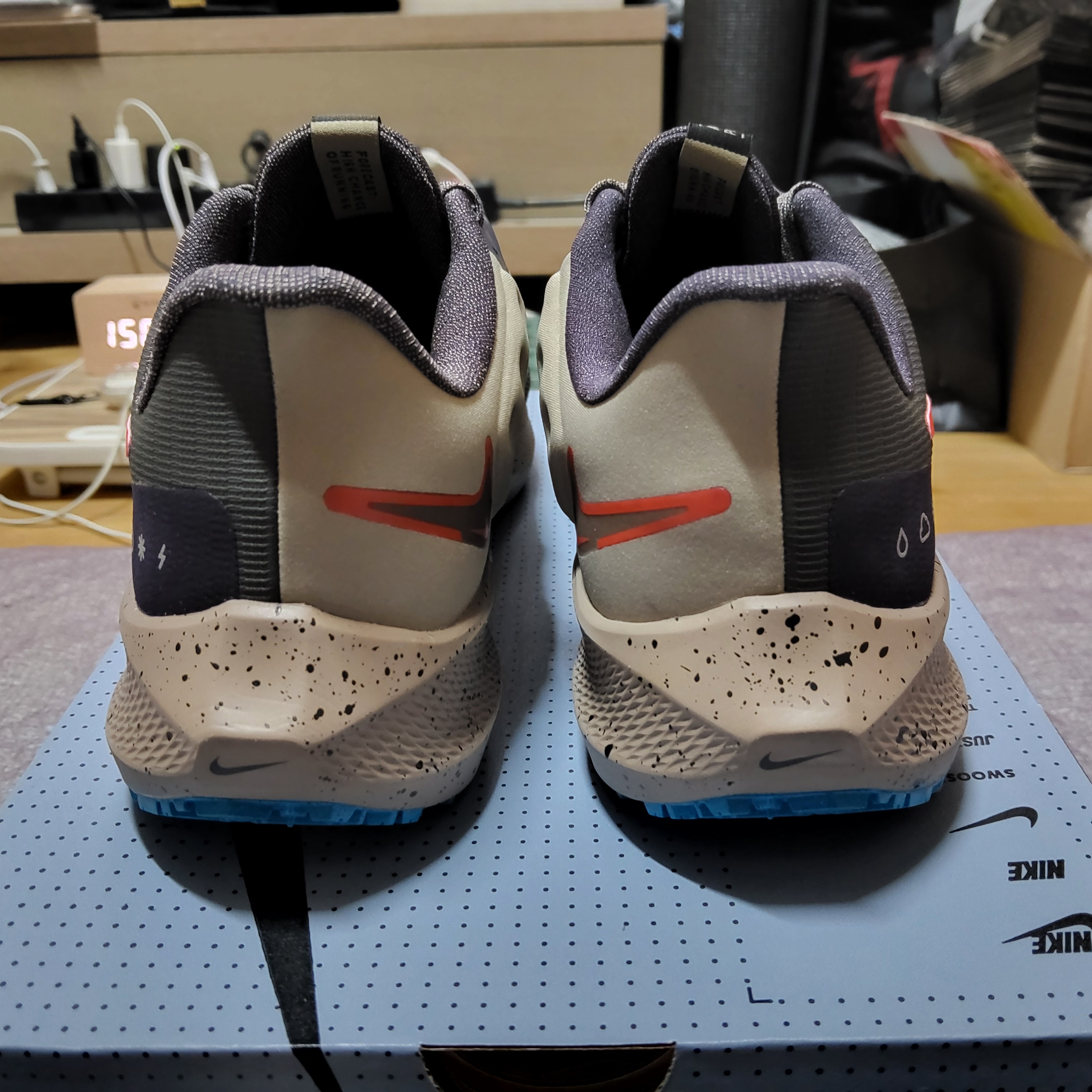Nike Air Zoom Pegasus 39 Shield Medium Ash Khaki 착용 스타일 - 4