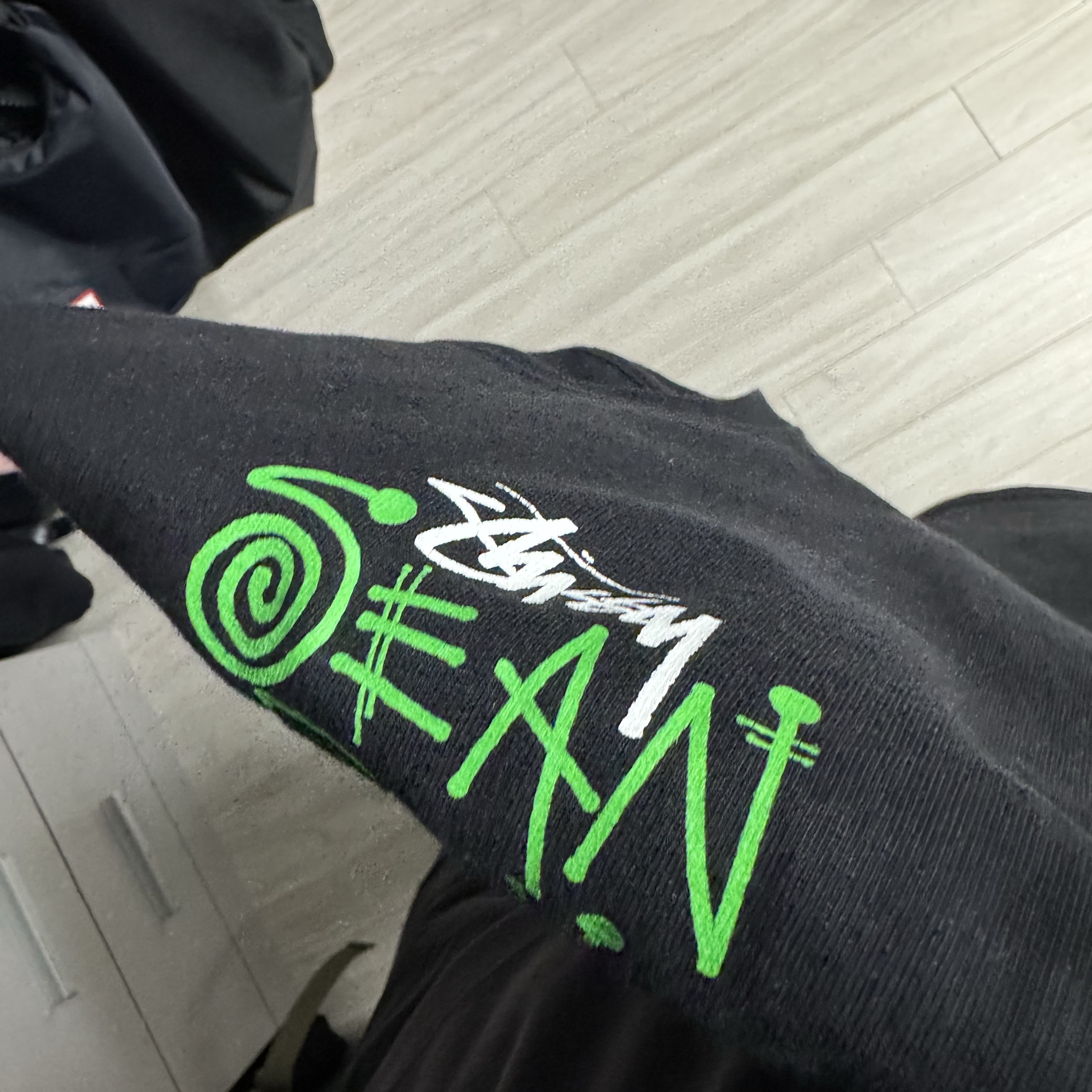 Stussy x Sean Paul T-Shirt Black 착용 스타일
