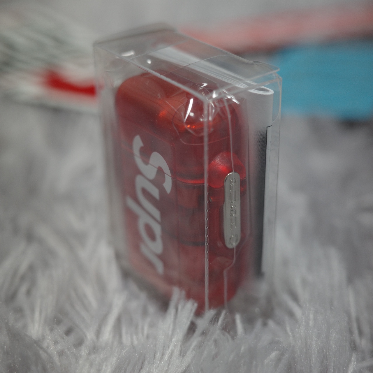 Supreme x Windmill Zag Lighter Red - 26SS 착용 스타일 - 2