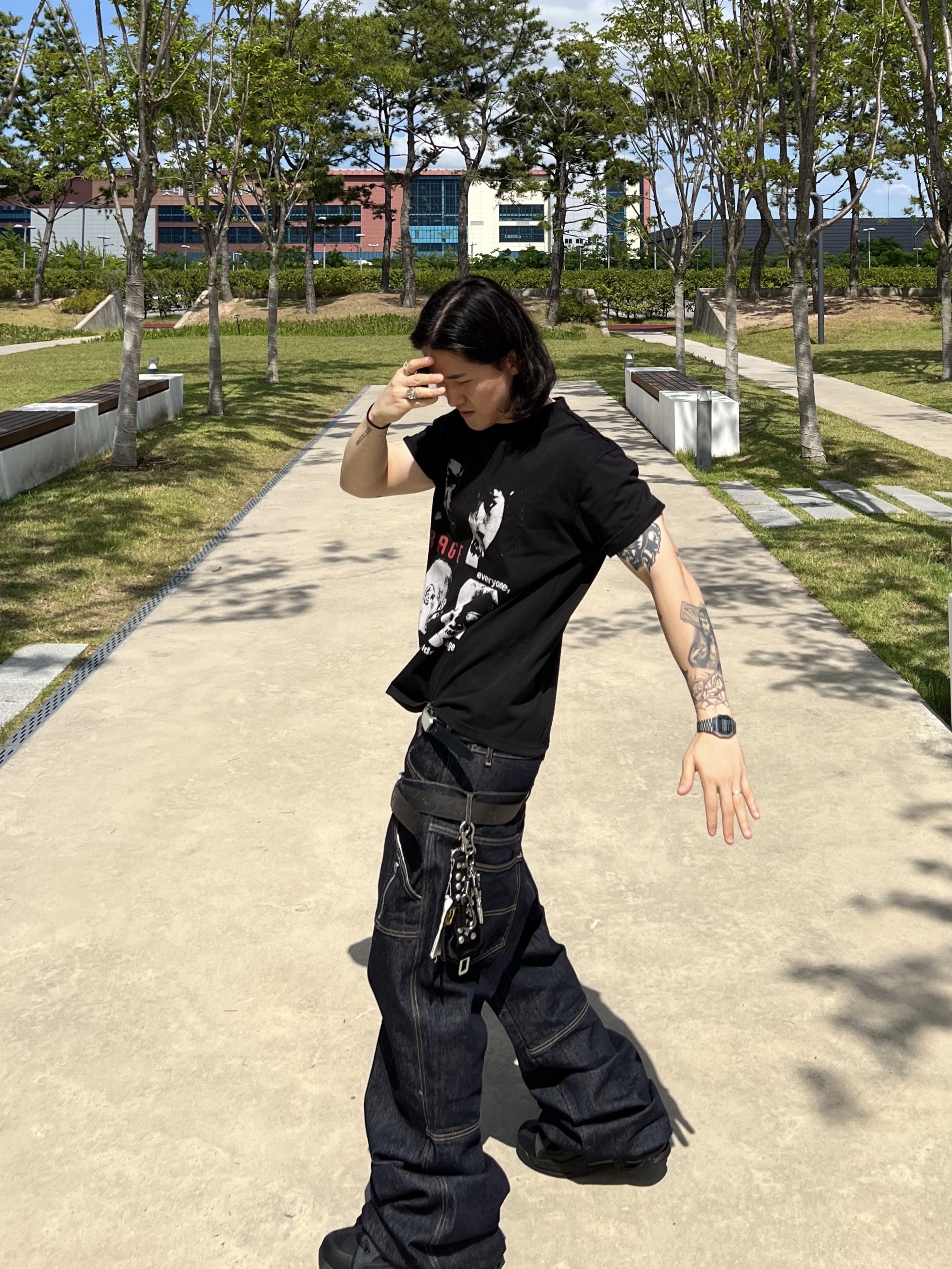 ROARINGRAD Double Obi Zip Denim Pants Indigo, [핏더새] Undermycar MU.128 Original Logo Cracked Leather Belt Silver / Black 착용 스타일 - 2