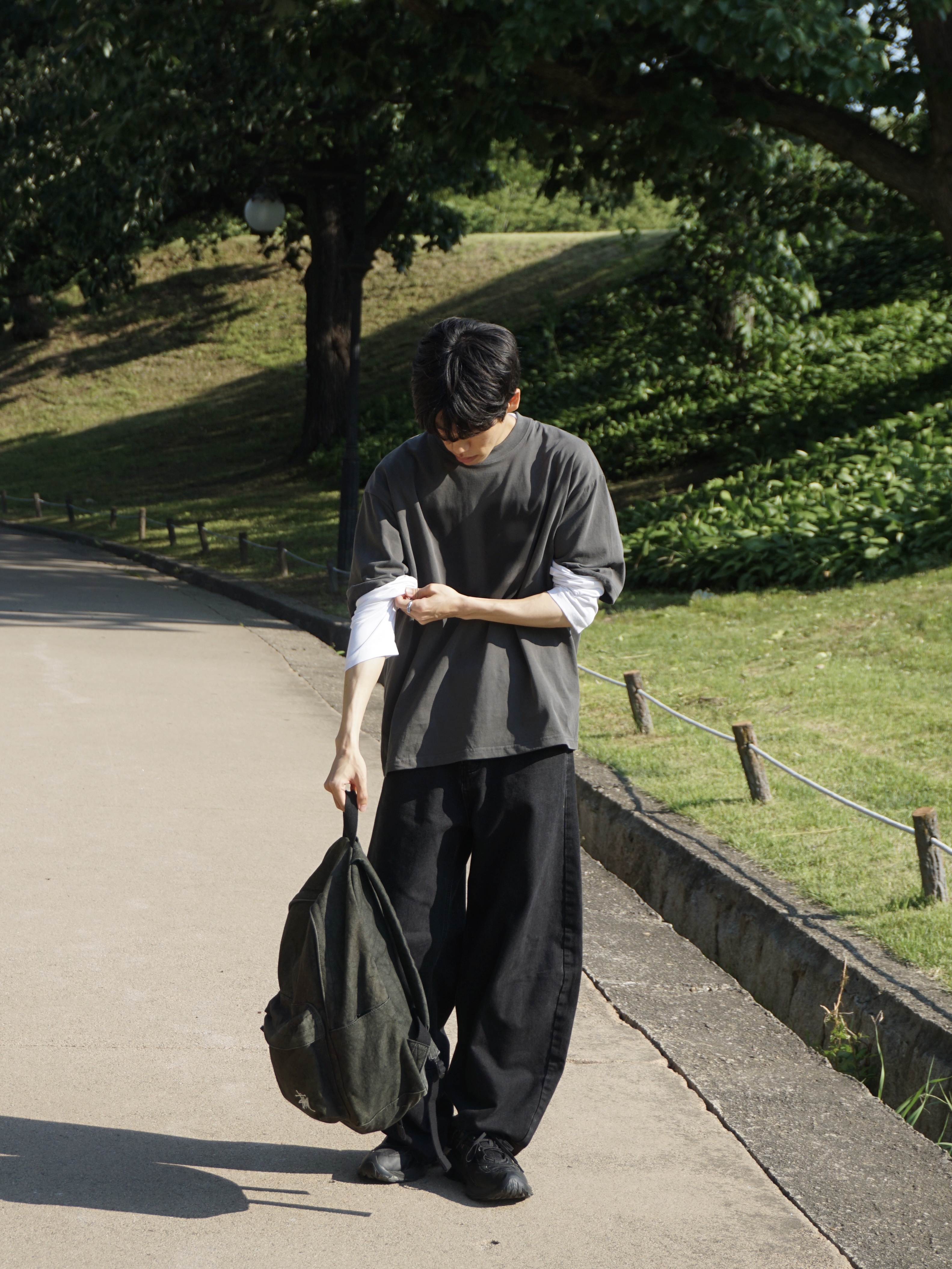 Stussy Canvas Backpack Washed Black 착용 스타일 - 2