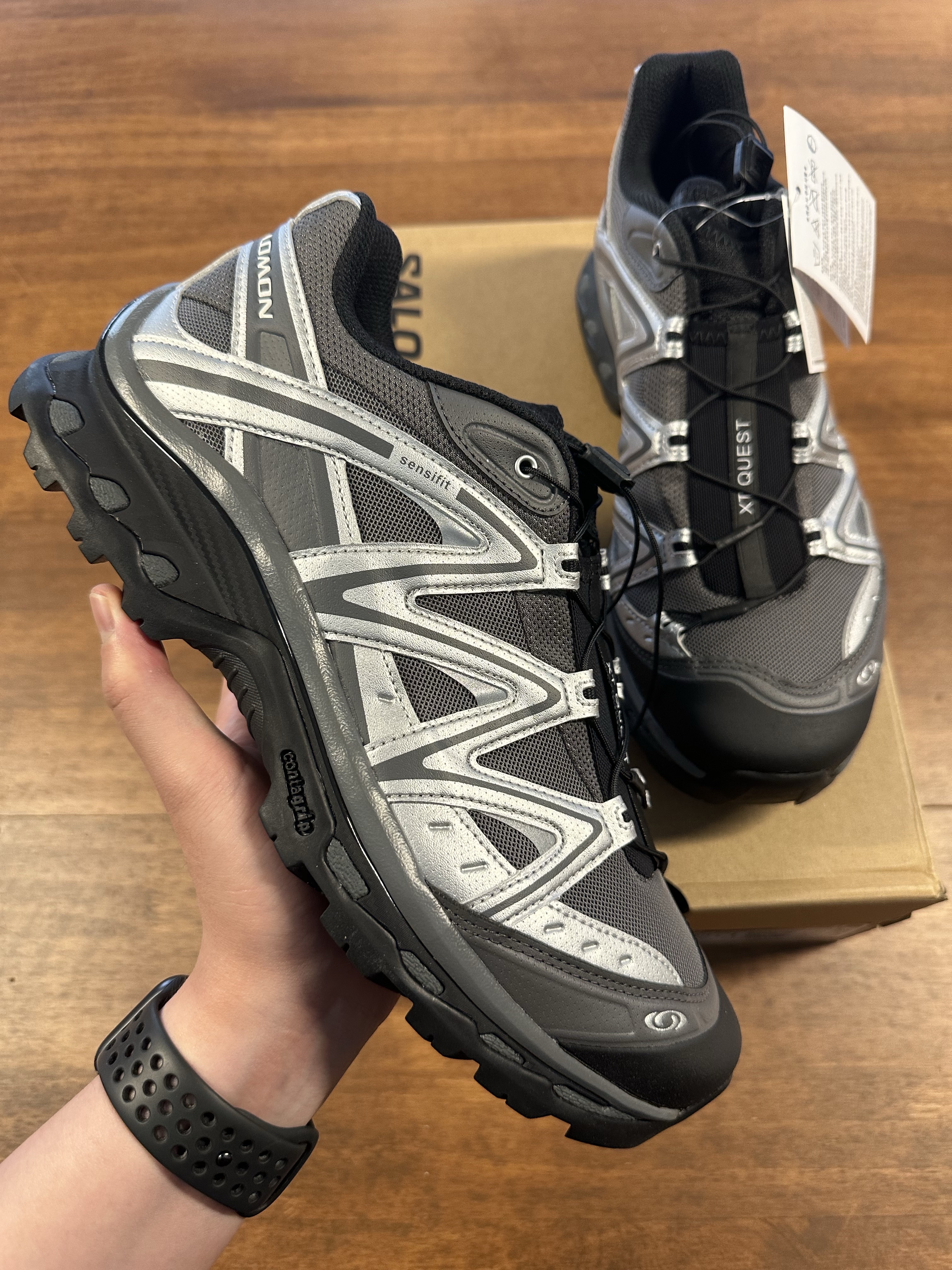 Salomon XT-Quest Black Silver 착용 스타일 - 1
