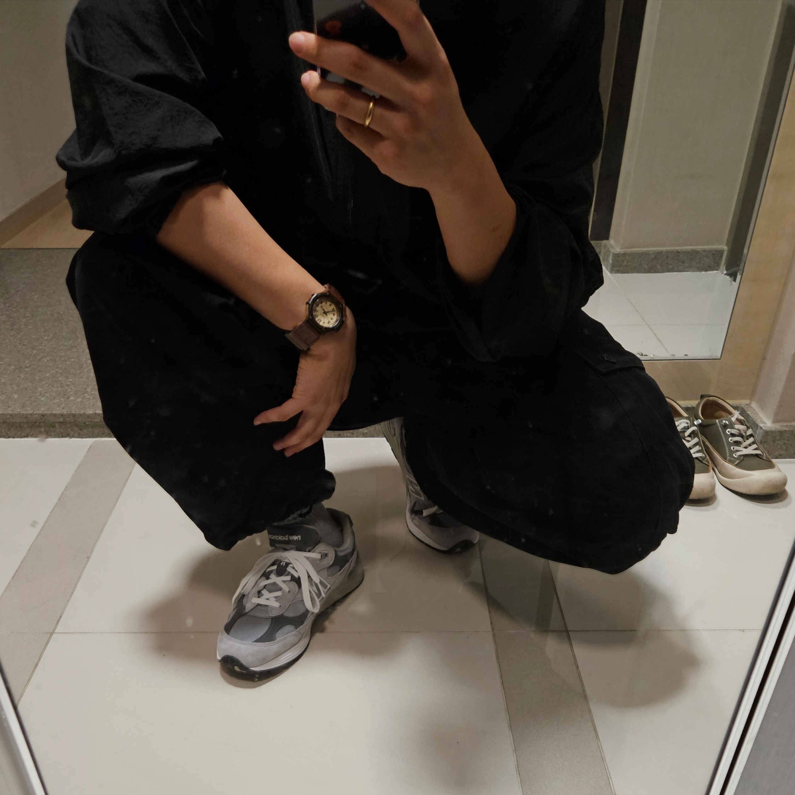 New Balance 992 Made in USA Core Grey Silver Metallic, Casio FT500WC-5BV 착용 스타일 - 1