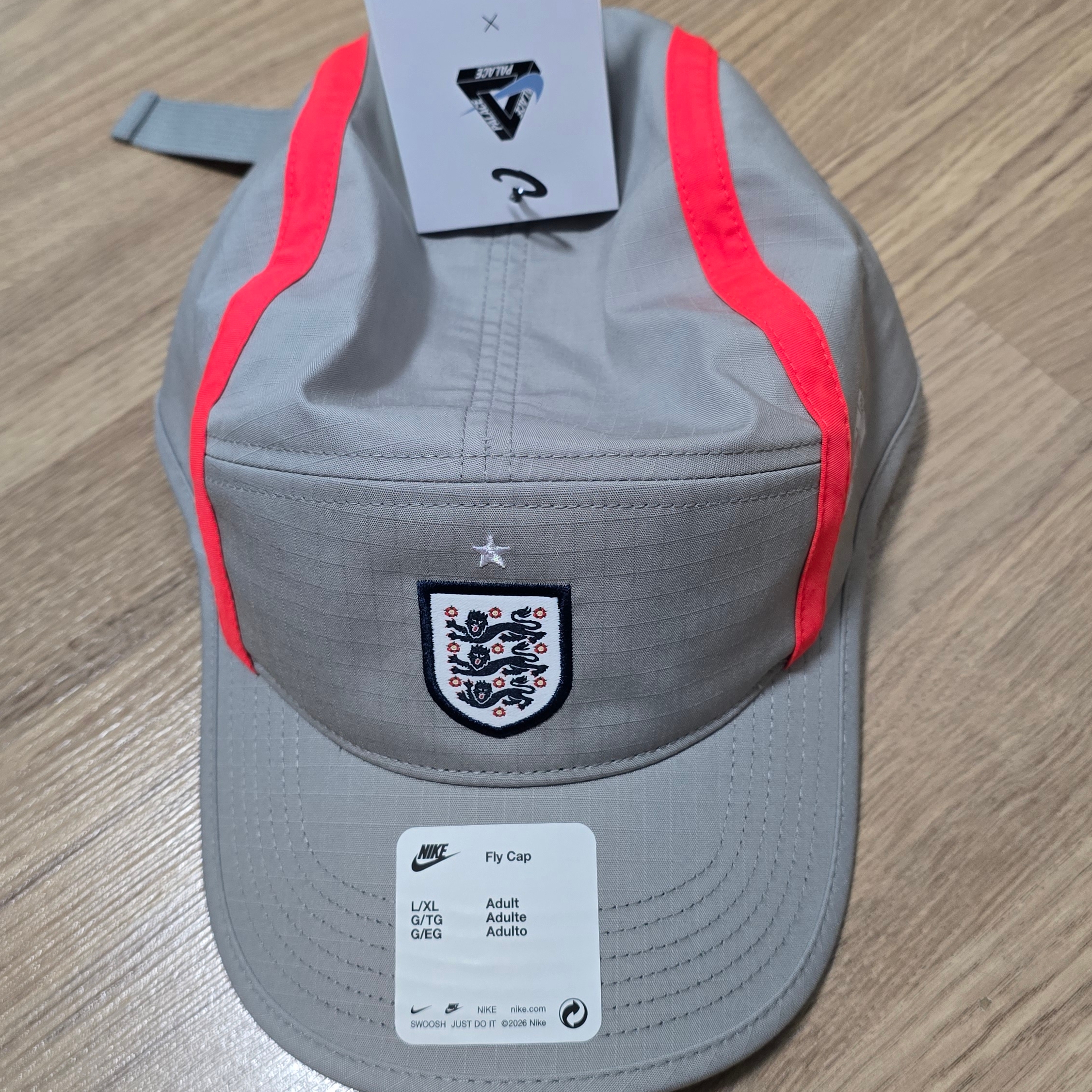 Palace x Nike England Fly Cap Pewter Grey Cool Grey 착용 스타일