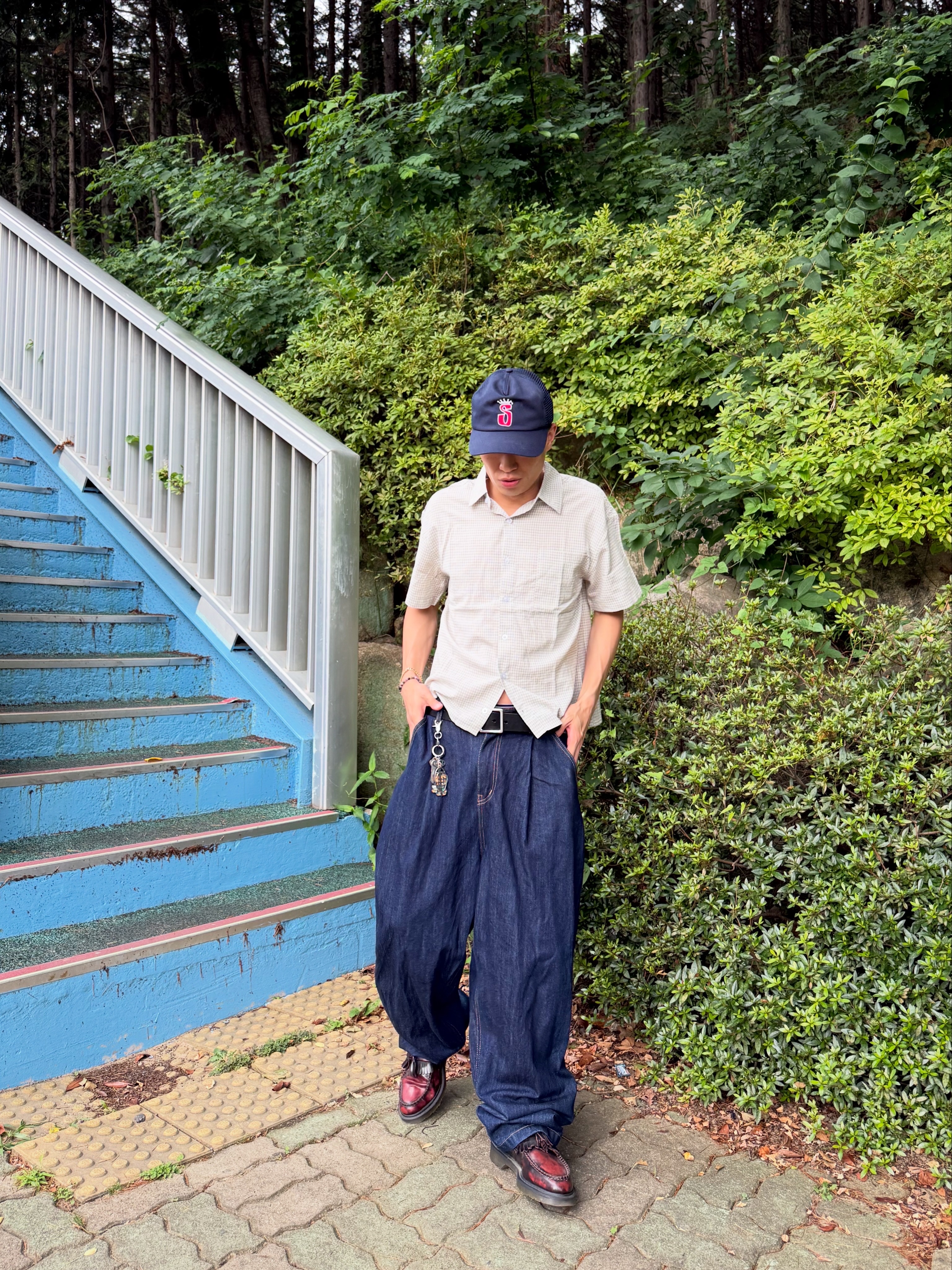 Dr. Martens Adrian Arcadia Leather Loafers Cherry Red, Stussy Trucker S Crown Snapback Navy 착용 스타일 - 5