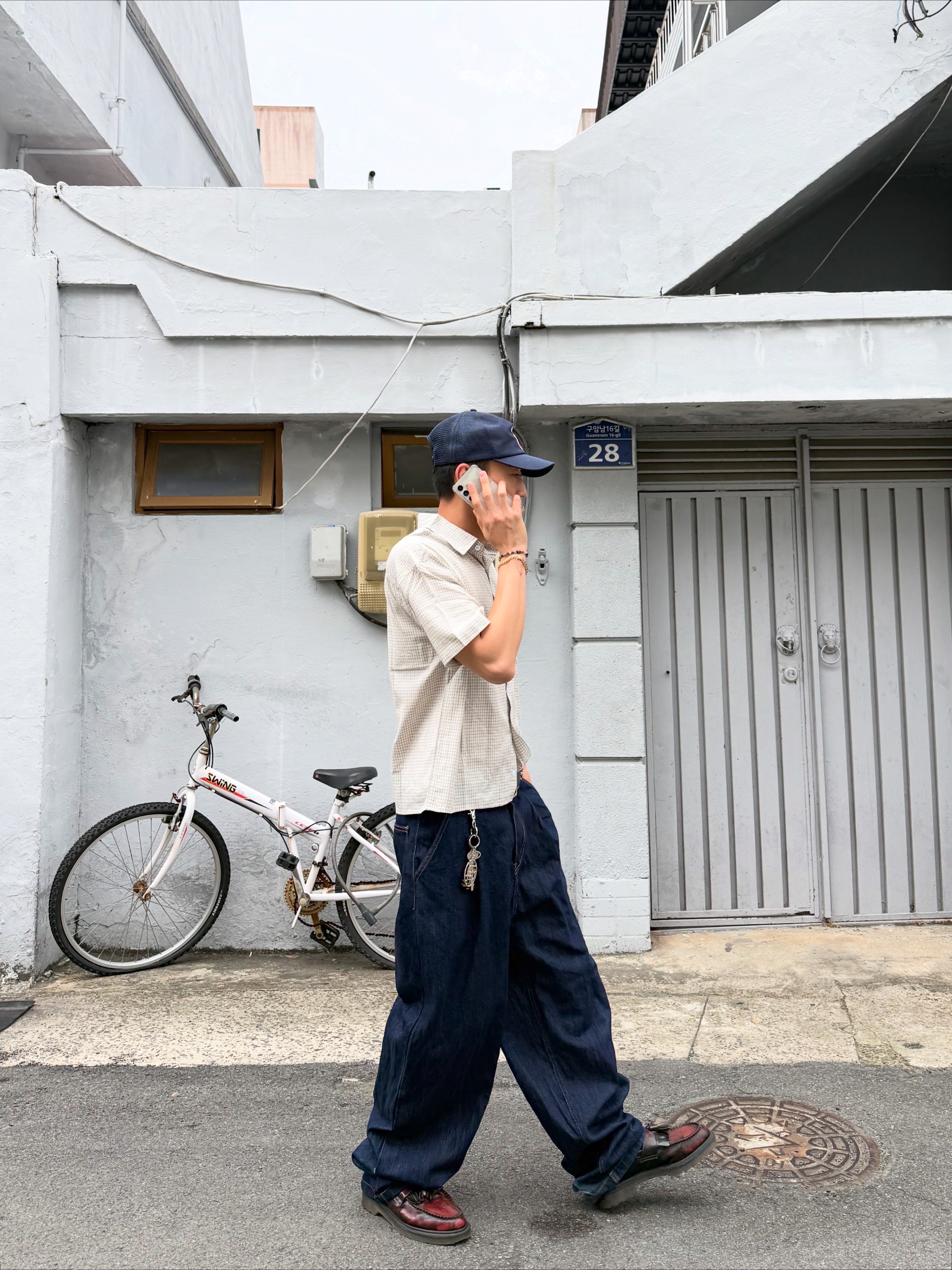 Dr. Martens Adrian Arcadia Leather Loafers Cherry Red, Stussy Trucker S Crown Snapback Navy 착용 스타일 - 2