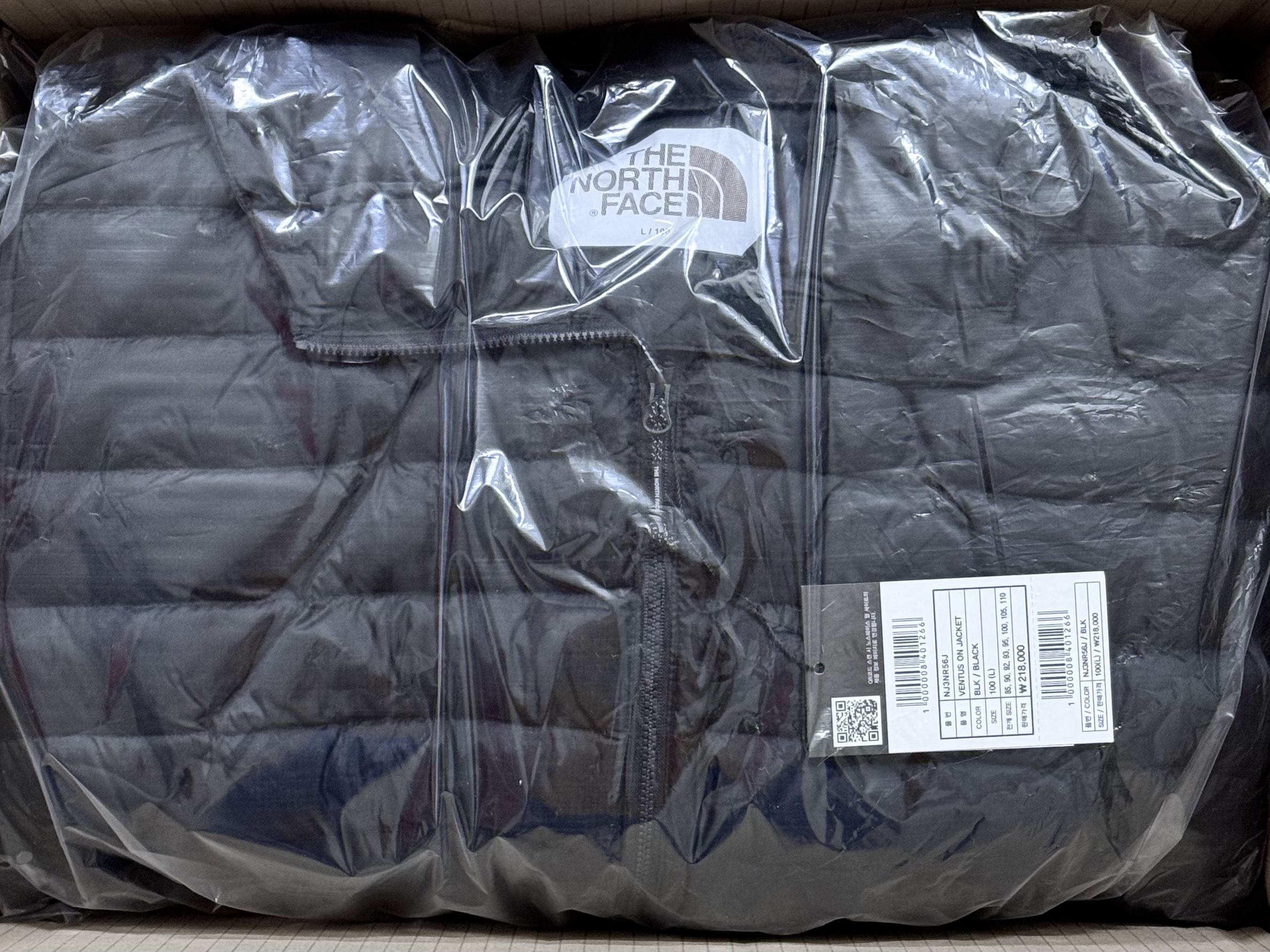 The North Face Ventus On Jacket Black 착용 스타일
