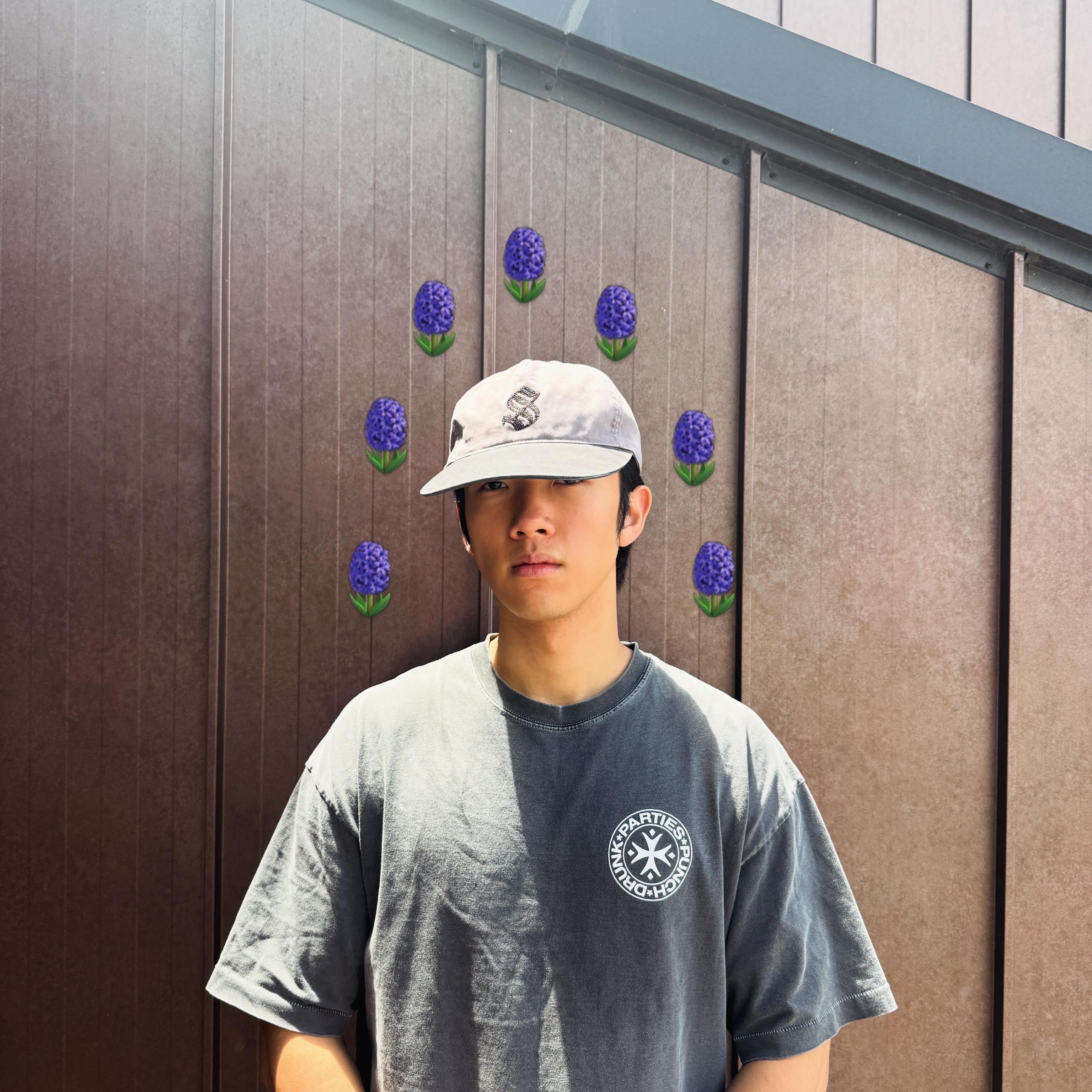 [예약 배송] Sunday Ceremony Old English Vintage Logo Cap - Lavender, Sunday Ceremony Sy Logo 5 Panel Cotton Cap - Brown 착용 스타일 - 2