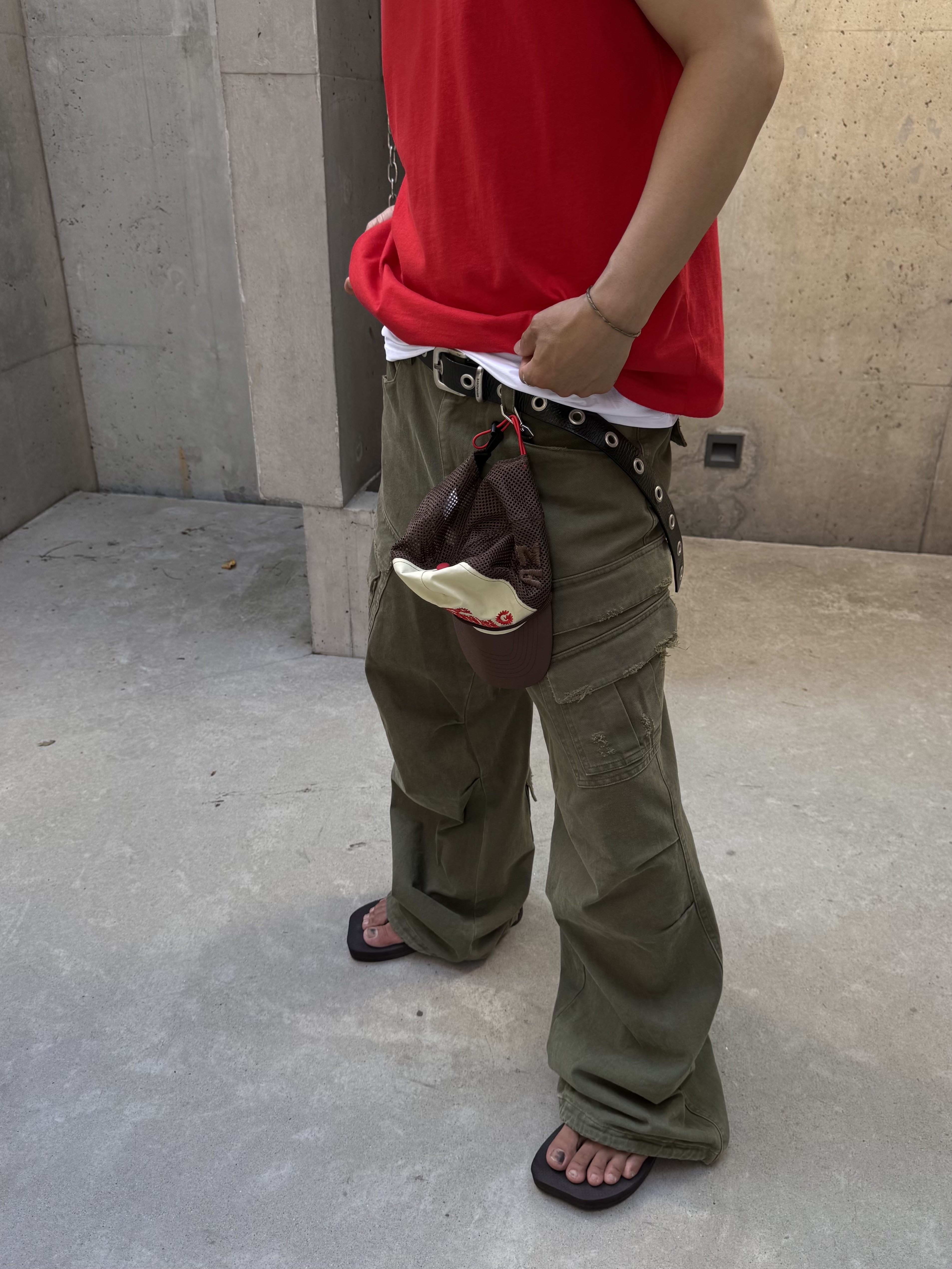 Alex Zono I Dig Running Trucker Hat OG Brown, Nonnod Double Pocket Cargo Pants Vintage khaki 착용 스타일 - 5
