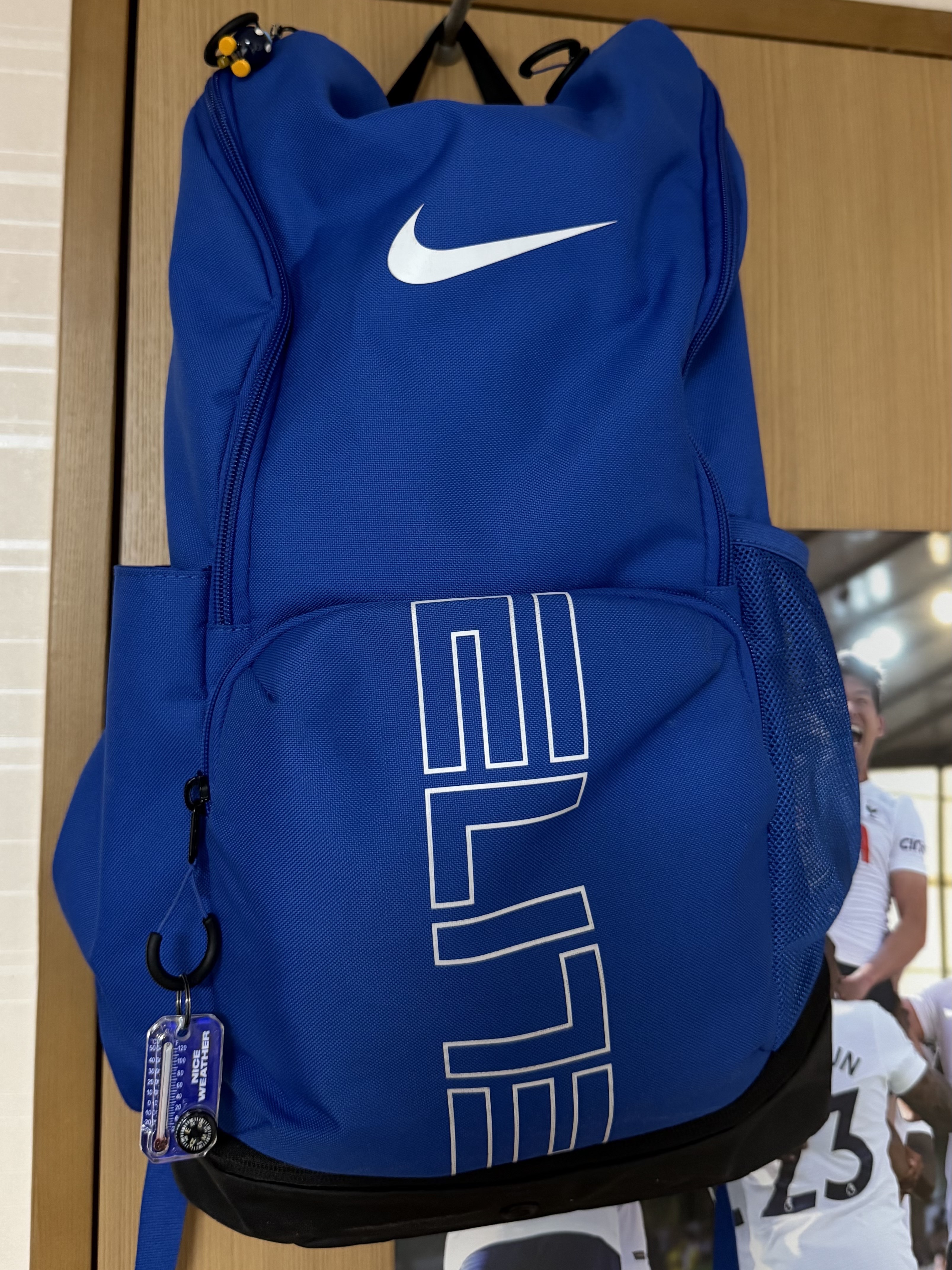 Tiffany & Co. Venetian Link Bracelet, Nike Varsity Elite Backpack 32L Game Royal Black 착용 스타일 - 5