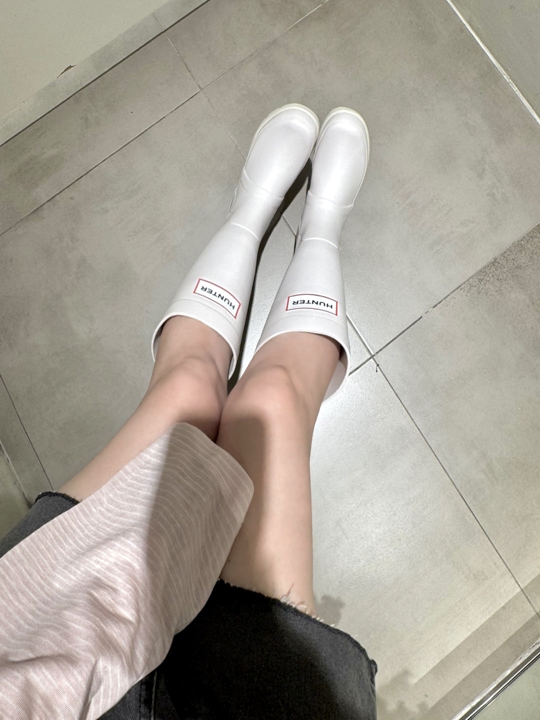 Hunter Original 2.0 Tall Boots White Willow, (W) Hunter Play Tall Wellington Rain Boots Black 착용 스타일 - 5