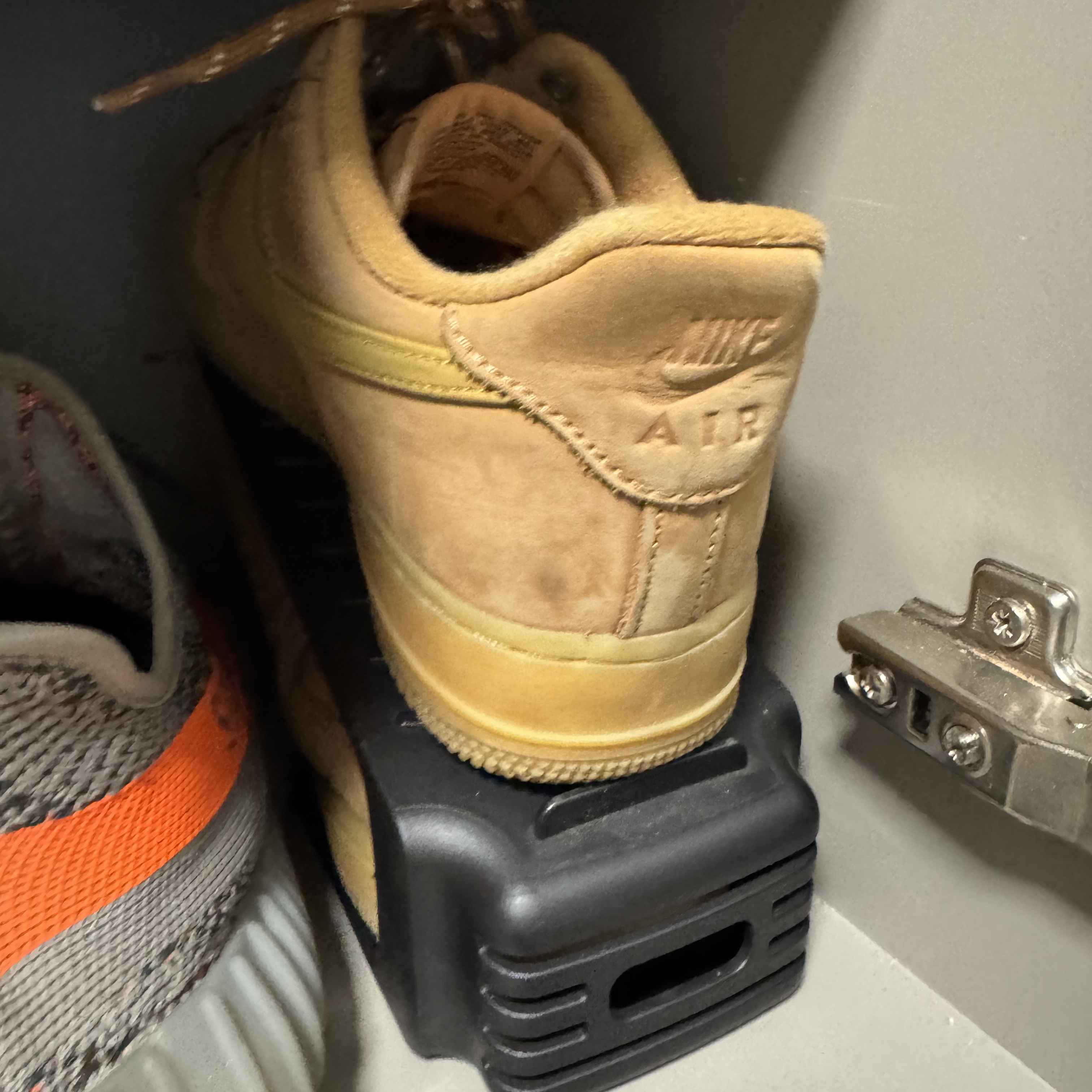 Nike Air Force 1 '07 WB Flax 착용 스타일