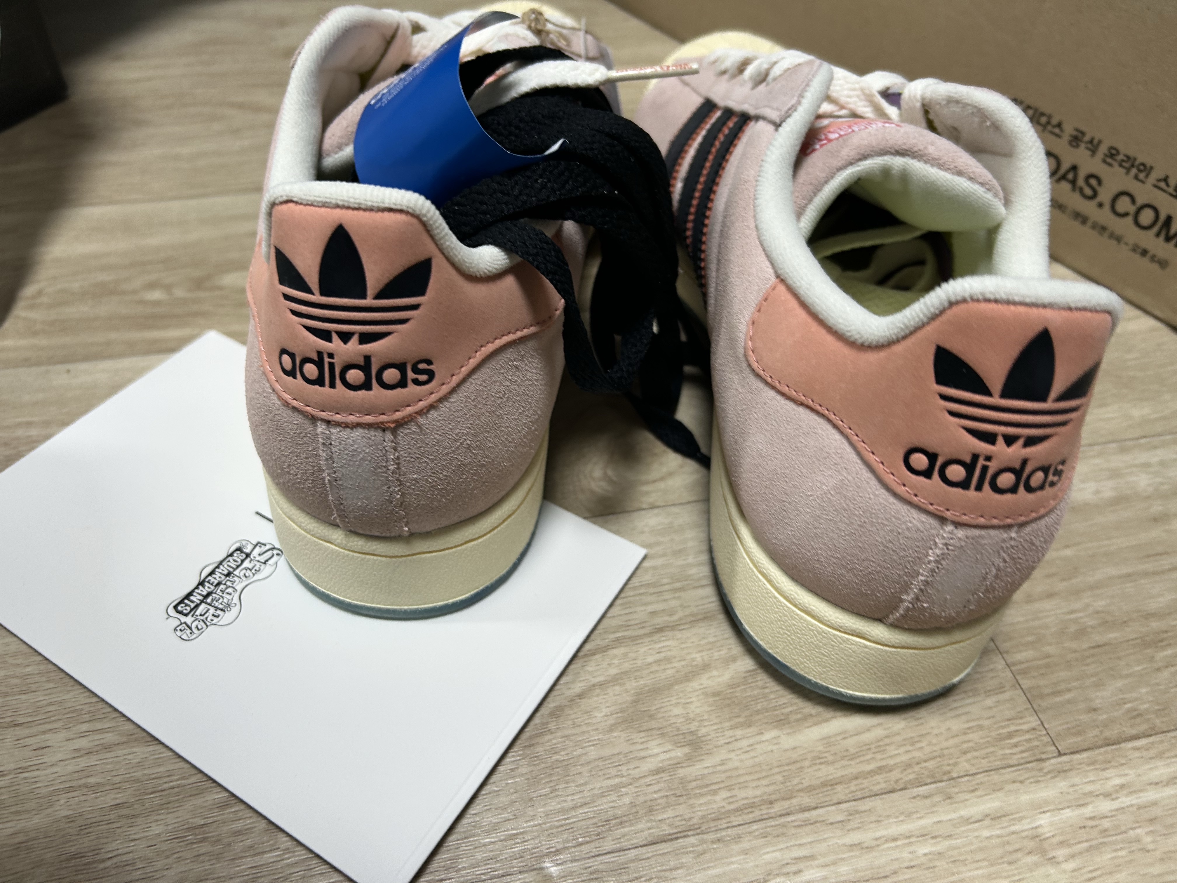 Adidas x Spongebob Patrick Superstar Black Core Black 착용 스타일