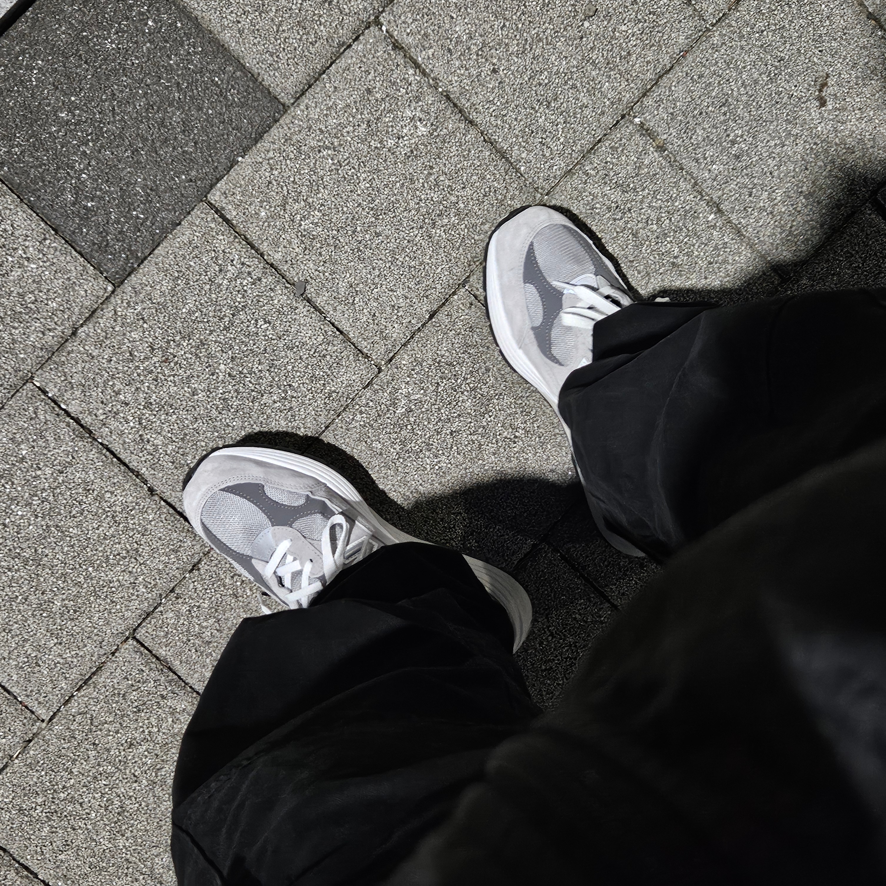 New Balance 992 Made in USA Core Grey Silver Metallic, Casio FT500WC-5BV 착용 스타일 - 3