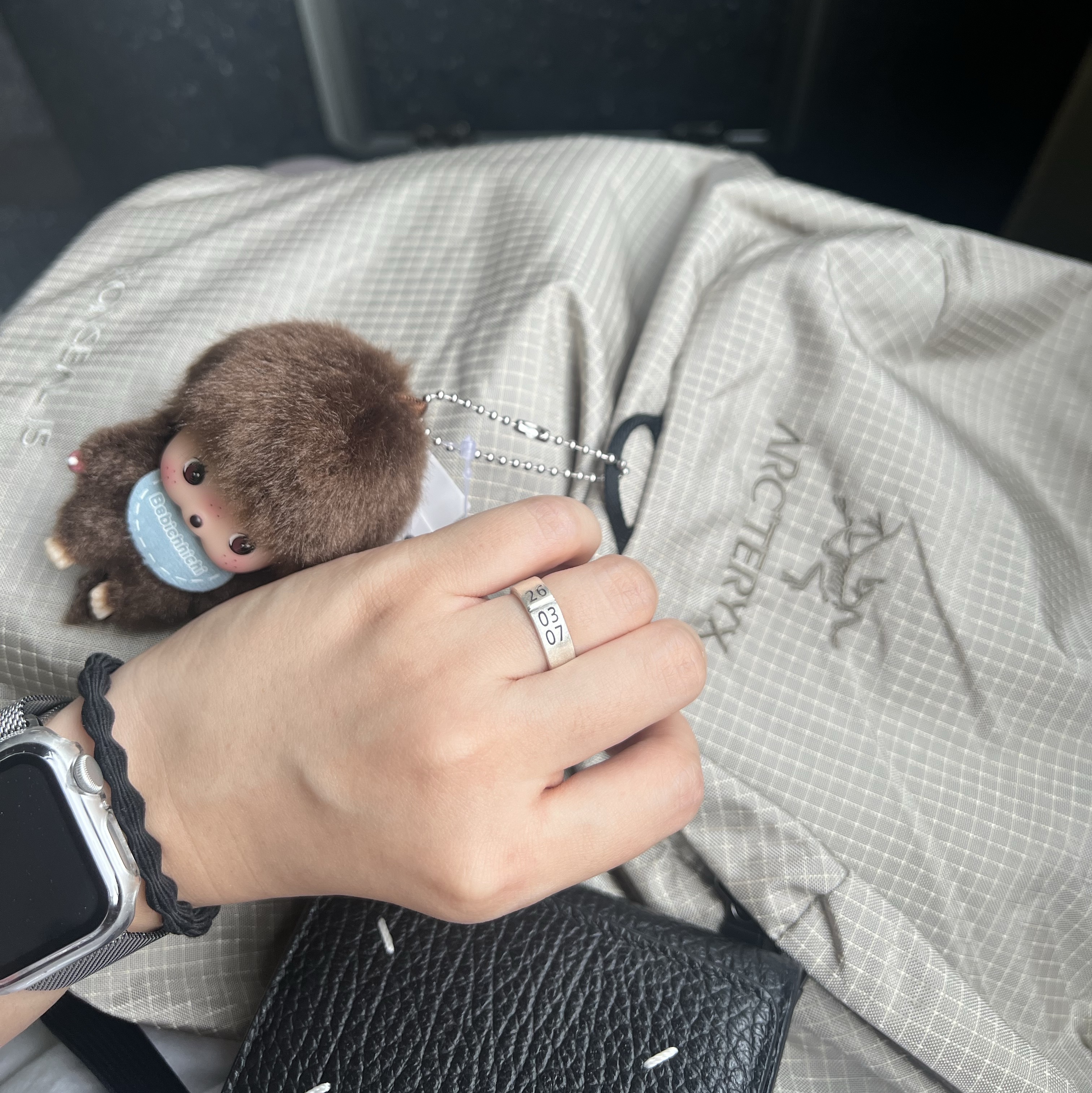 Arc'teryx Konseal 15 Backpack Rune, Monchhichi Bebichhichi Bighead SS Boy Key Chain Blue 착용 스타일