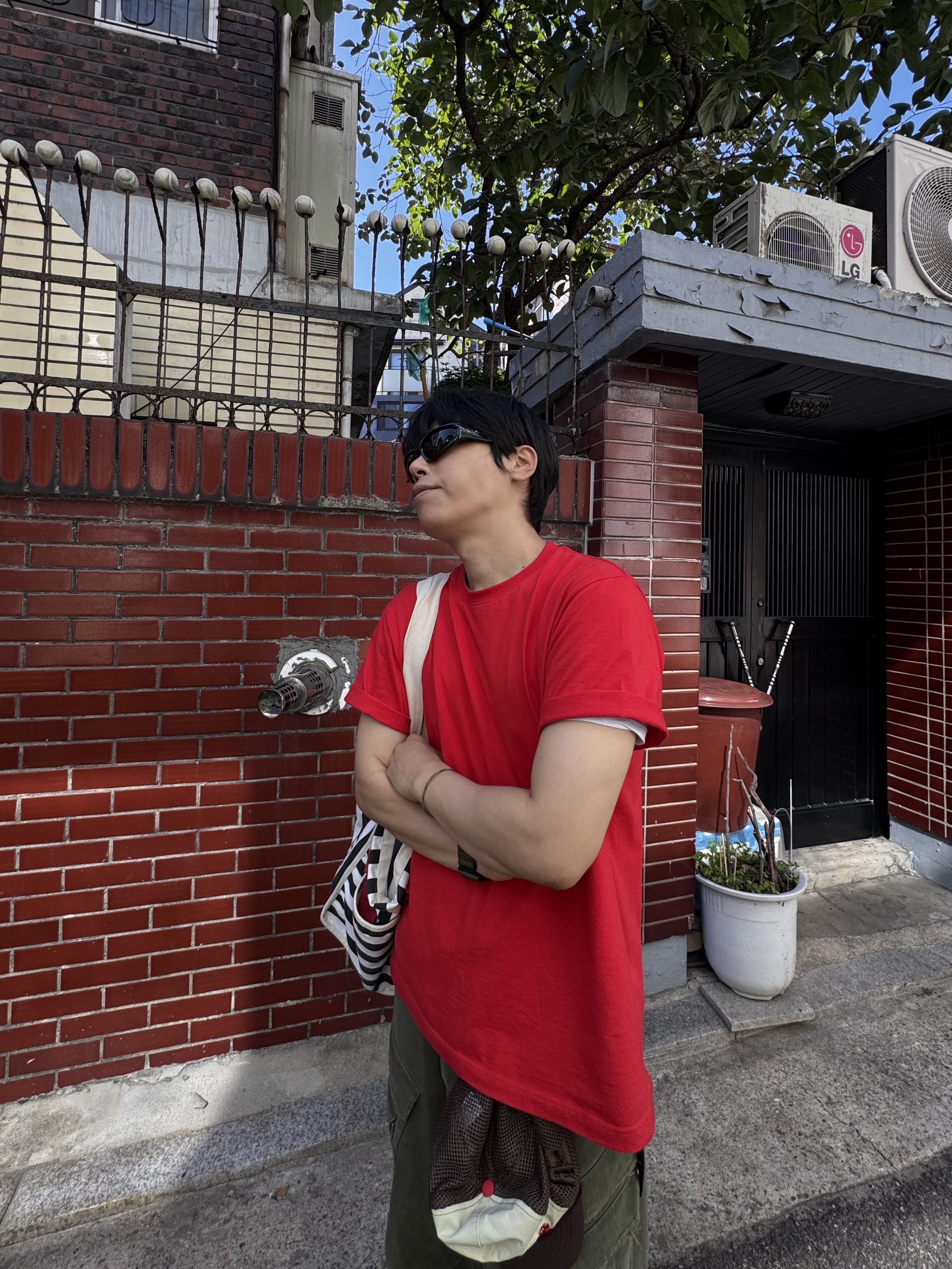 Alex Zono I Dig Running Trucker Hat OG Brown, Nonnod Double Pocket Cargo Pants Vintage khaki 착용 스타일 - 6