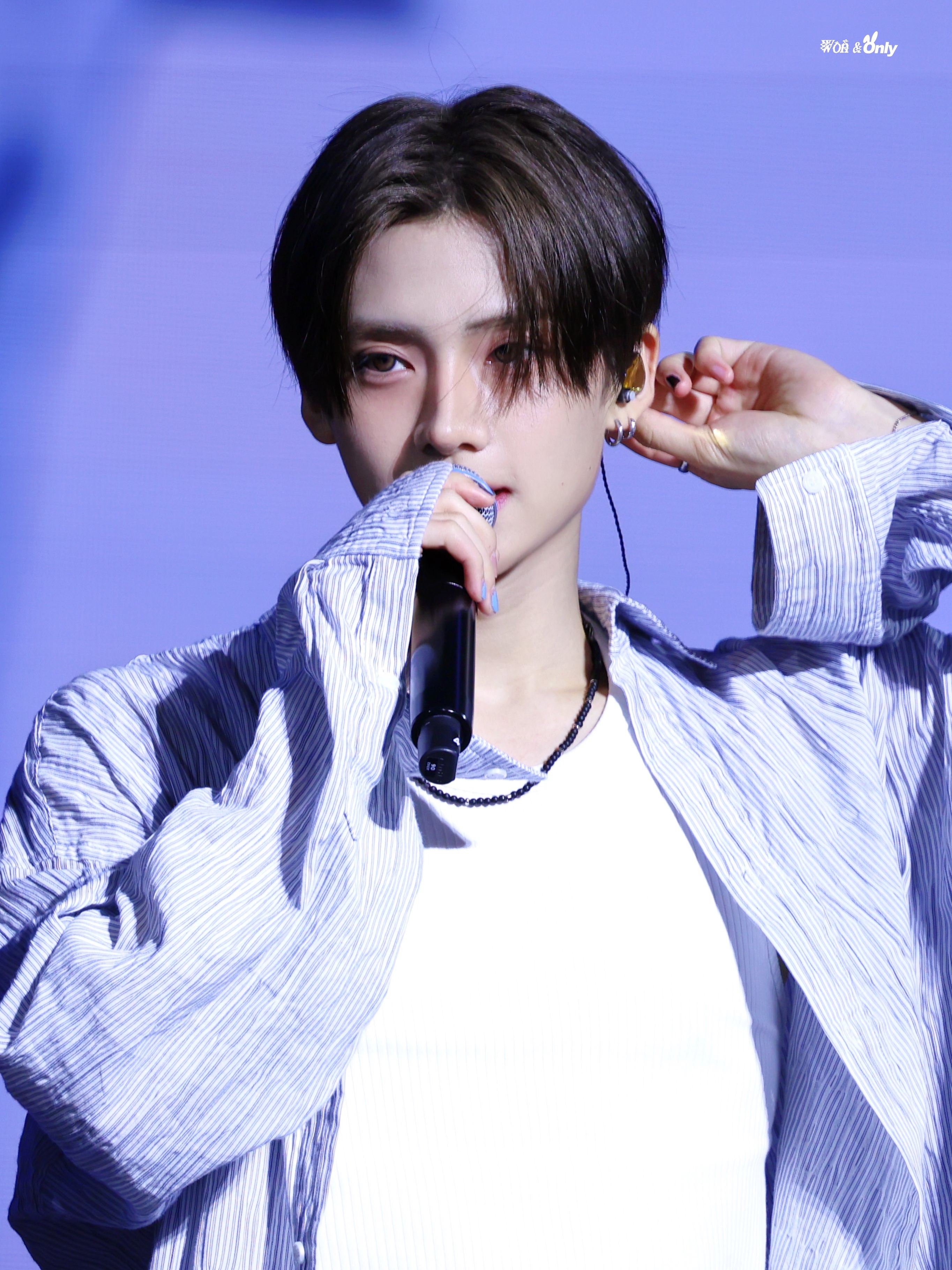 Nonnod Flexible string tucked stripe shirt Sky blue 착용 스타일 - 2