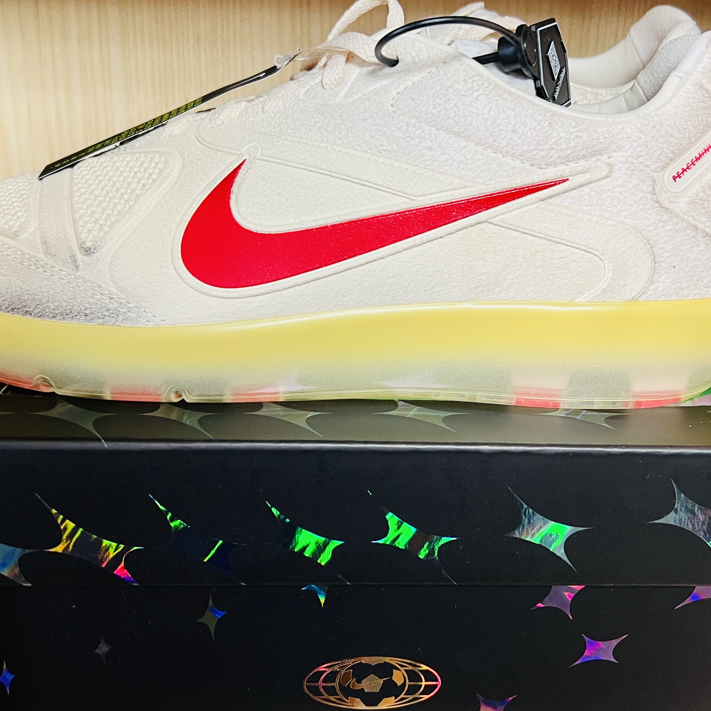 Nike x Peaceminusone Cryoshot CTR360 Natural and University Red 착용 스타일 - 2
