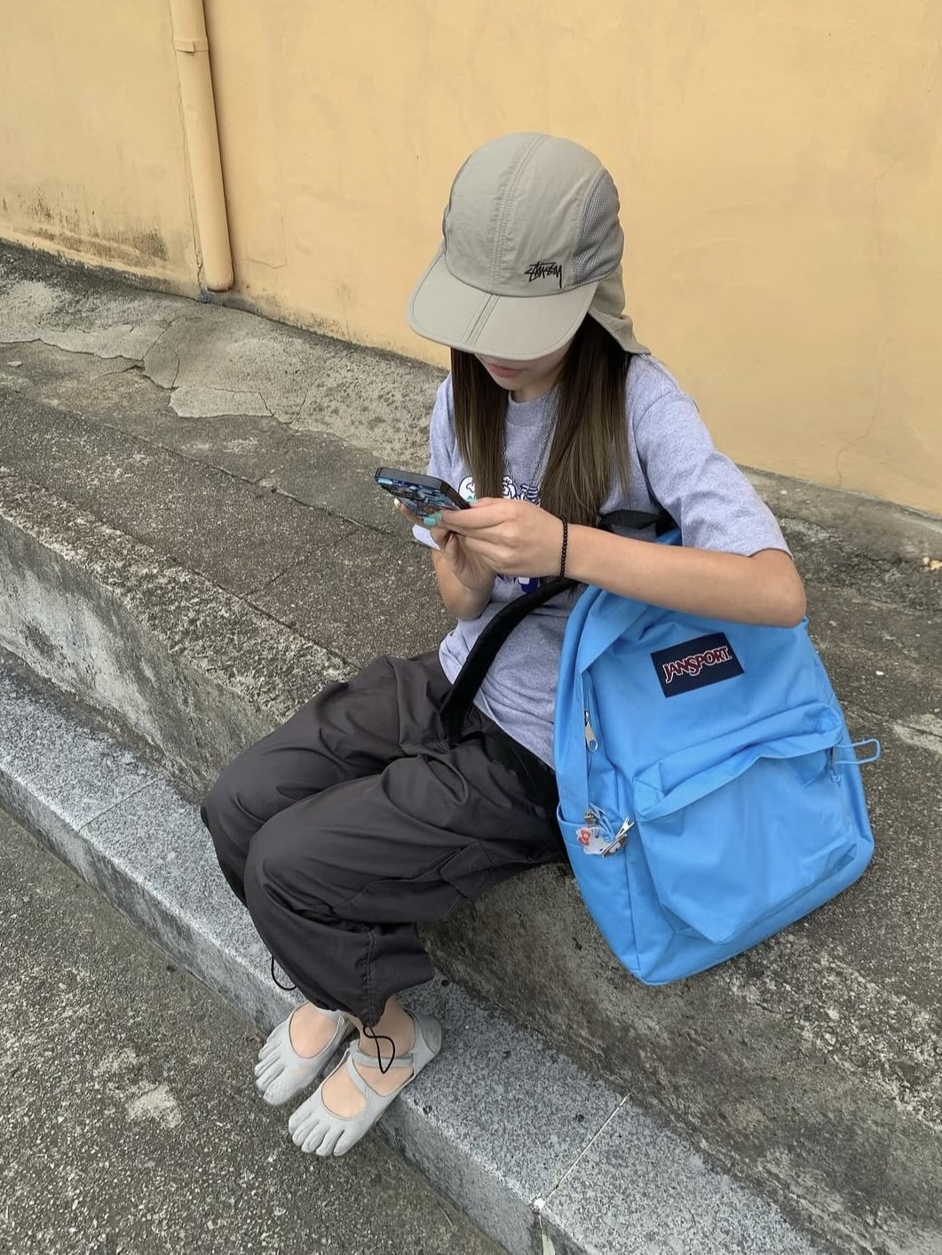 Stussy Foldable Shade Hat Sand, Jansport Superbreak Plus Backpack Electric Azul 착용 스타일 - 1
