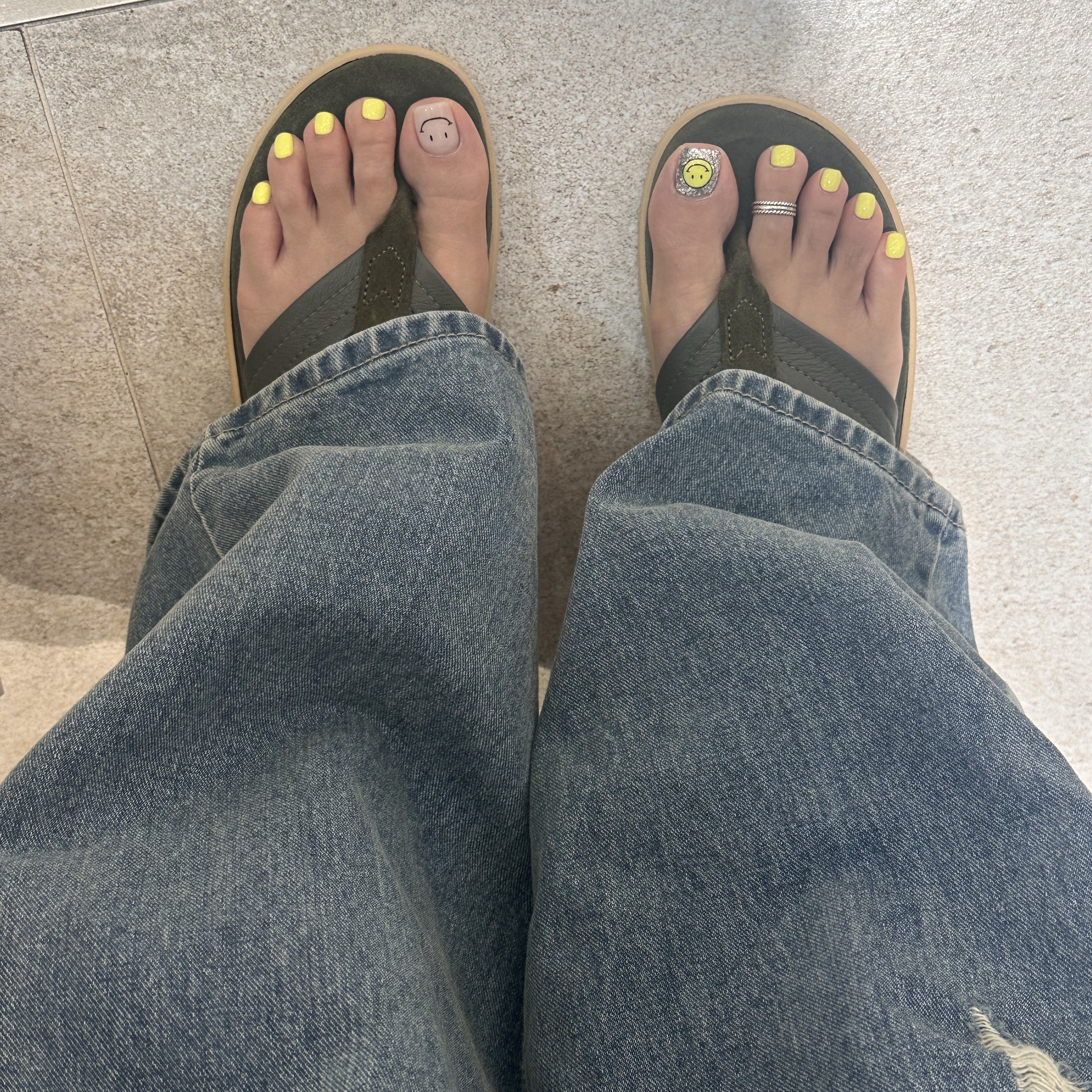Island Slipper Two Tone Leather Suede Army Green Olive 착용 스타일