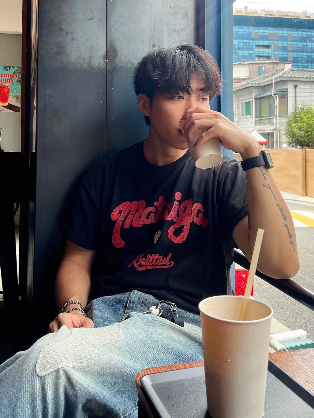 Knitted Mataiga Crop T-Shirts Black, Knitted Mataiga Crop T-Shirts Navy 착용 스타일 - 2