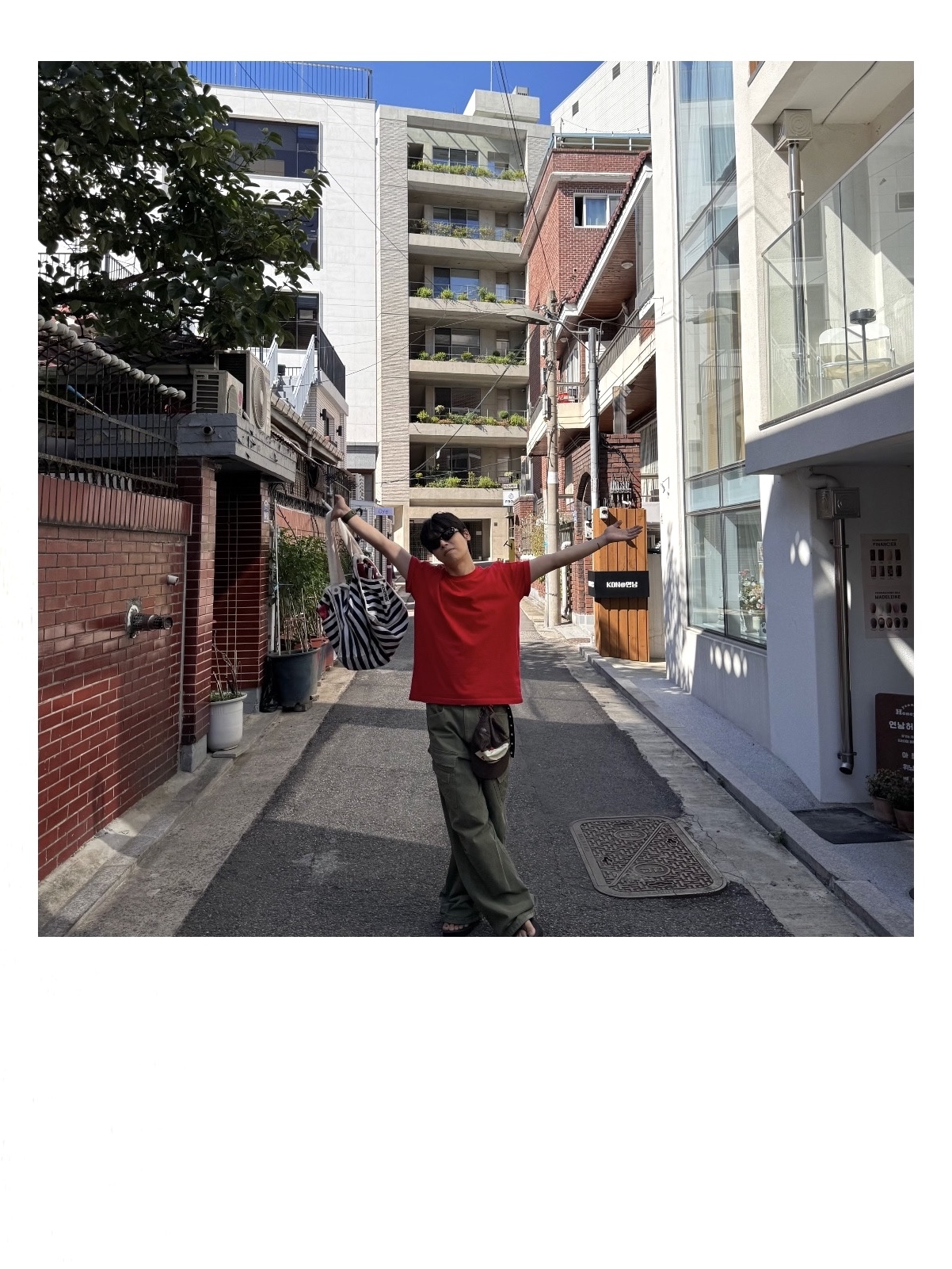 Alex Zono I Dig Running Trucker Hat OG Brown, Nonnod Double Pocket Cargo Pants Vintage khaki 착용 스타일 - 4