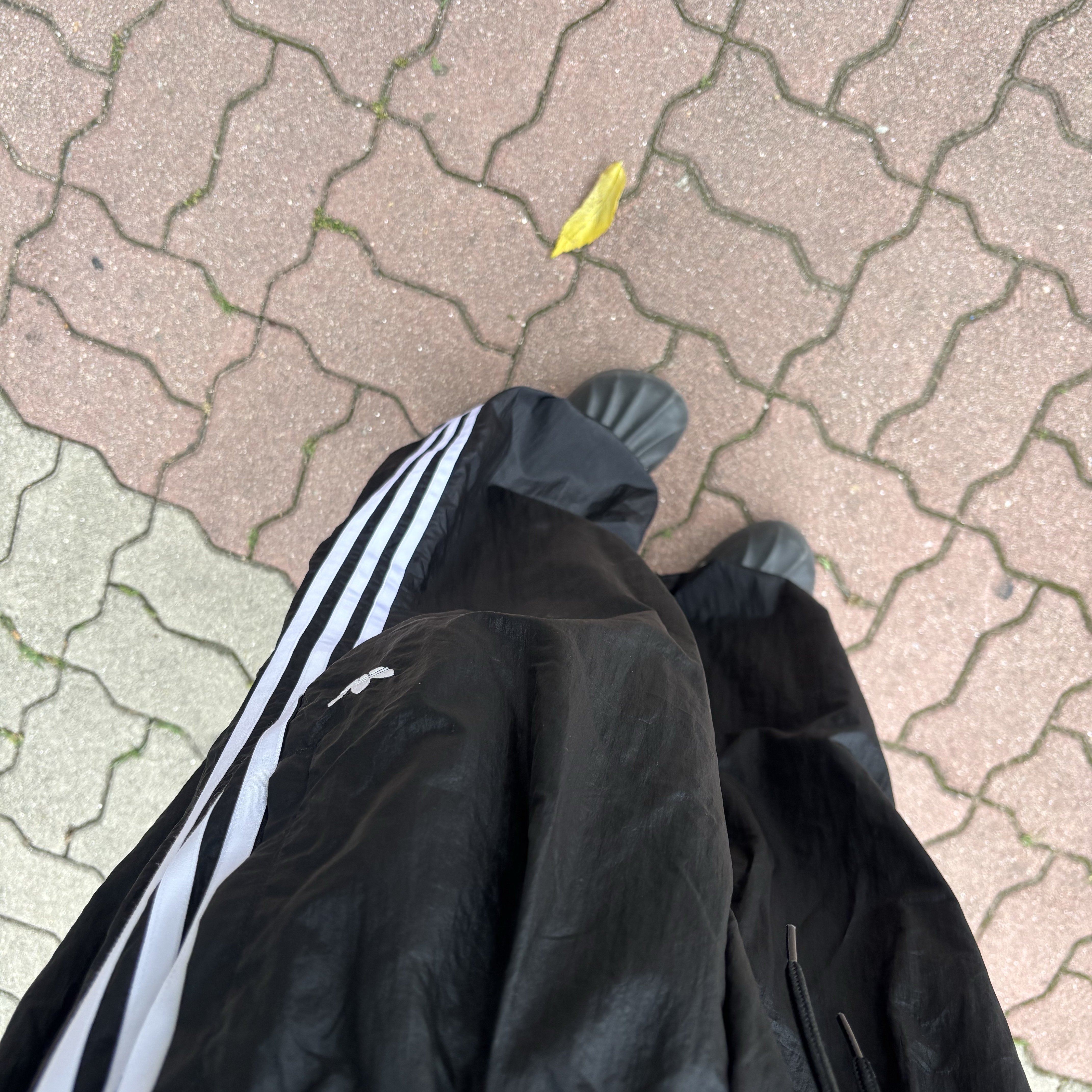 Adidas Adifom Superstar Mule Core Black, Our Legacy Ladon Leather Keychain Black 착용 스타일