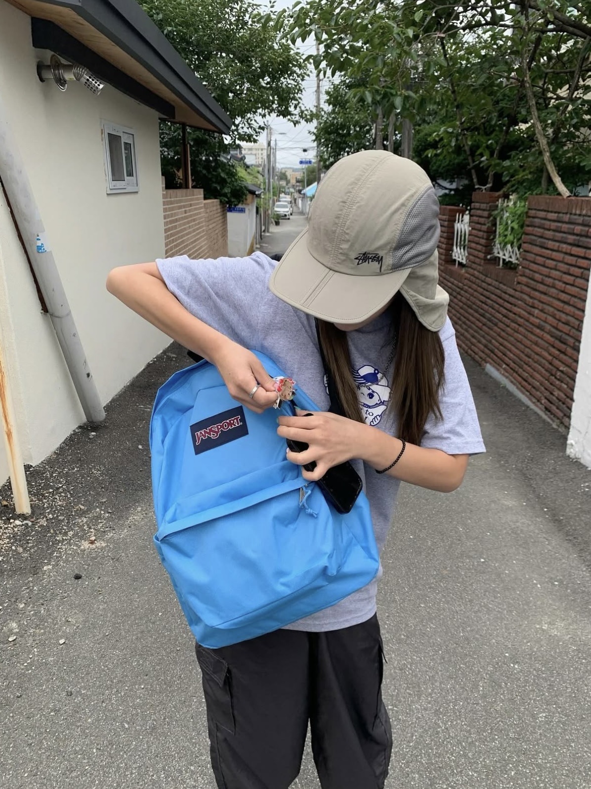 Stussy Foldable Shade Hat Sand, Jansport Superbreak Plus Backpack Electric Azul 착용 스타일