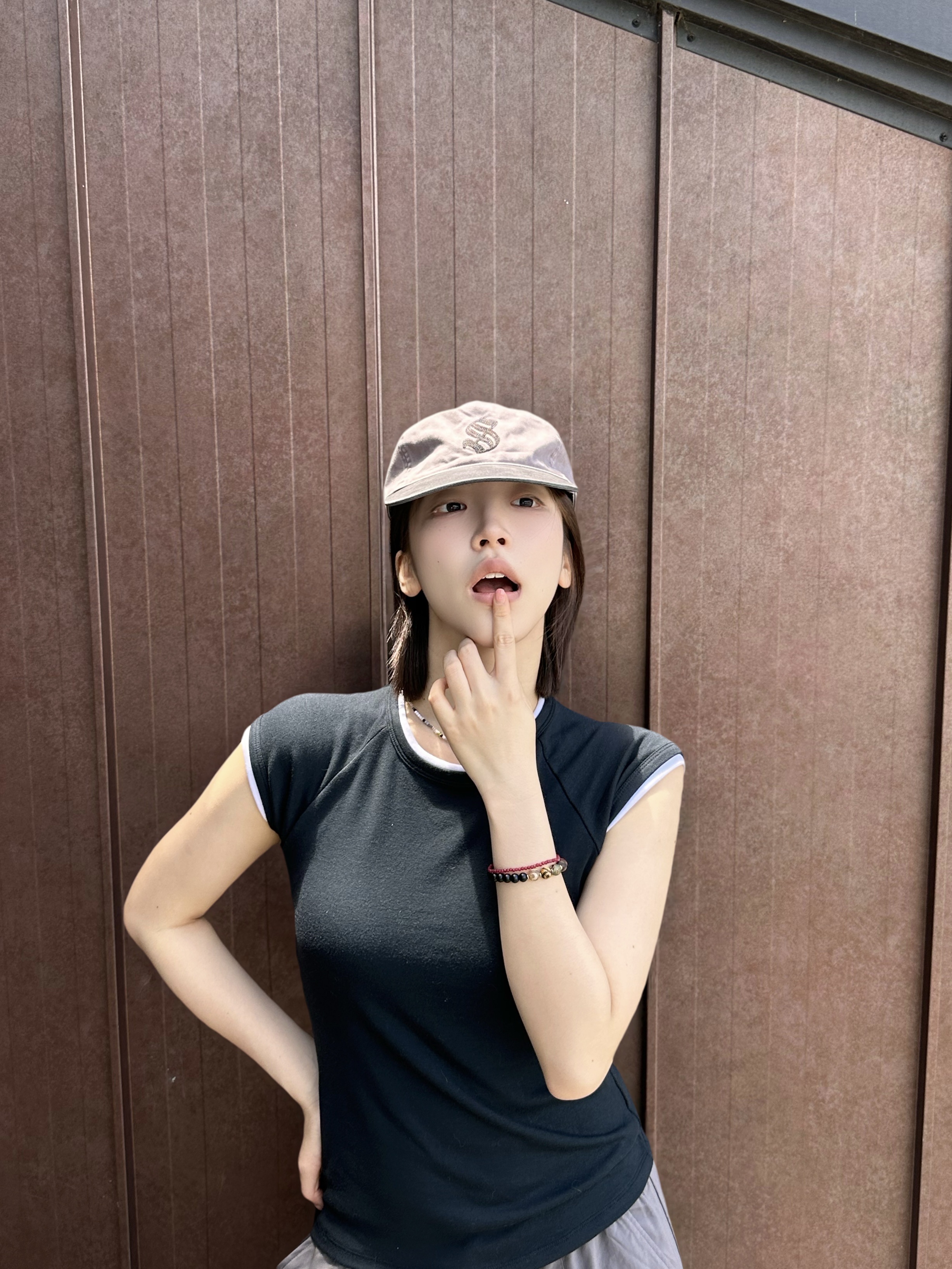 [예약 배송] Sunday Ceremony Old English Vintage Logo Cap - Lavender, Sunday Ceremony Vintage Washed 5 Panel Cotton Cap - Red 착용 스타일 - 4