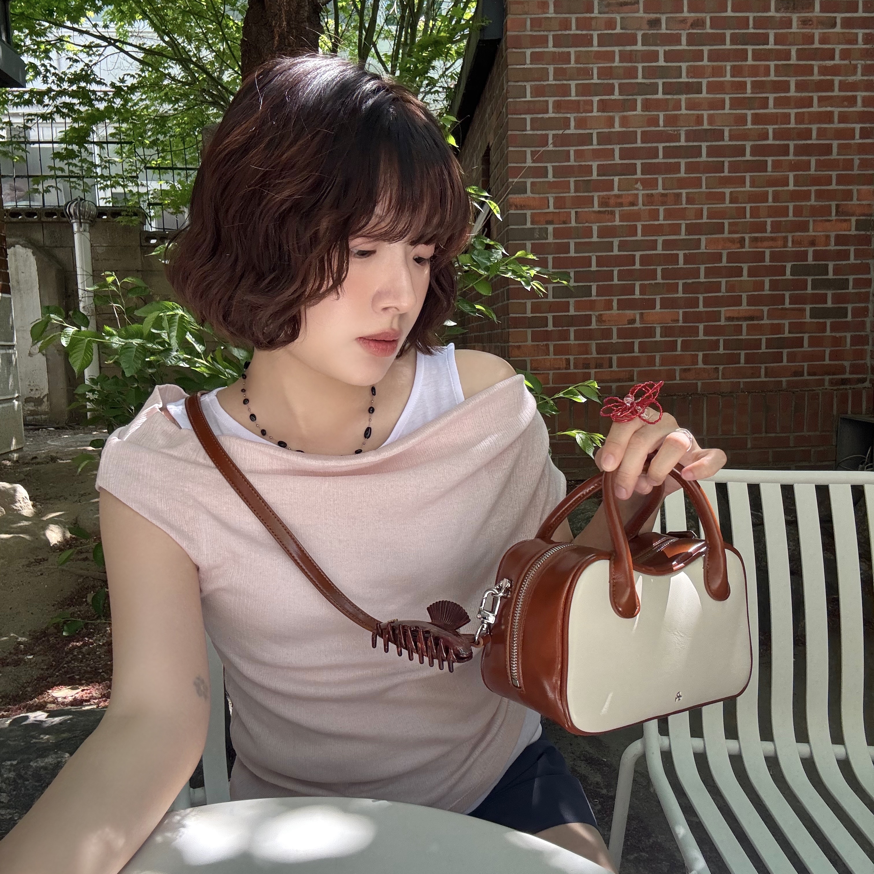 Riomeu Unbalance Black Quartz Necklace 착용 스타일 - 1
