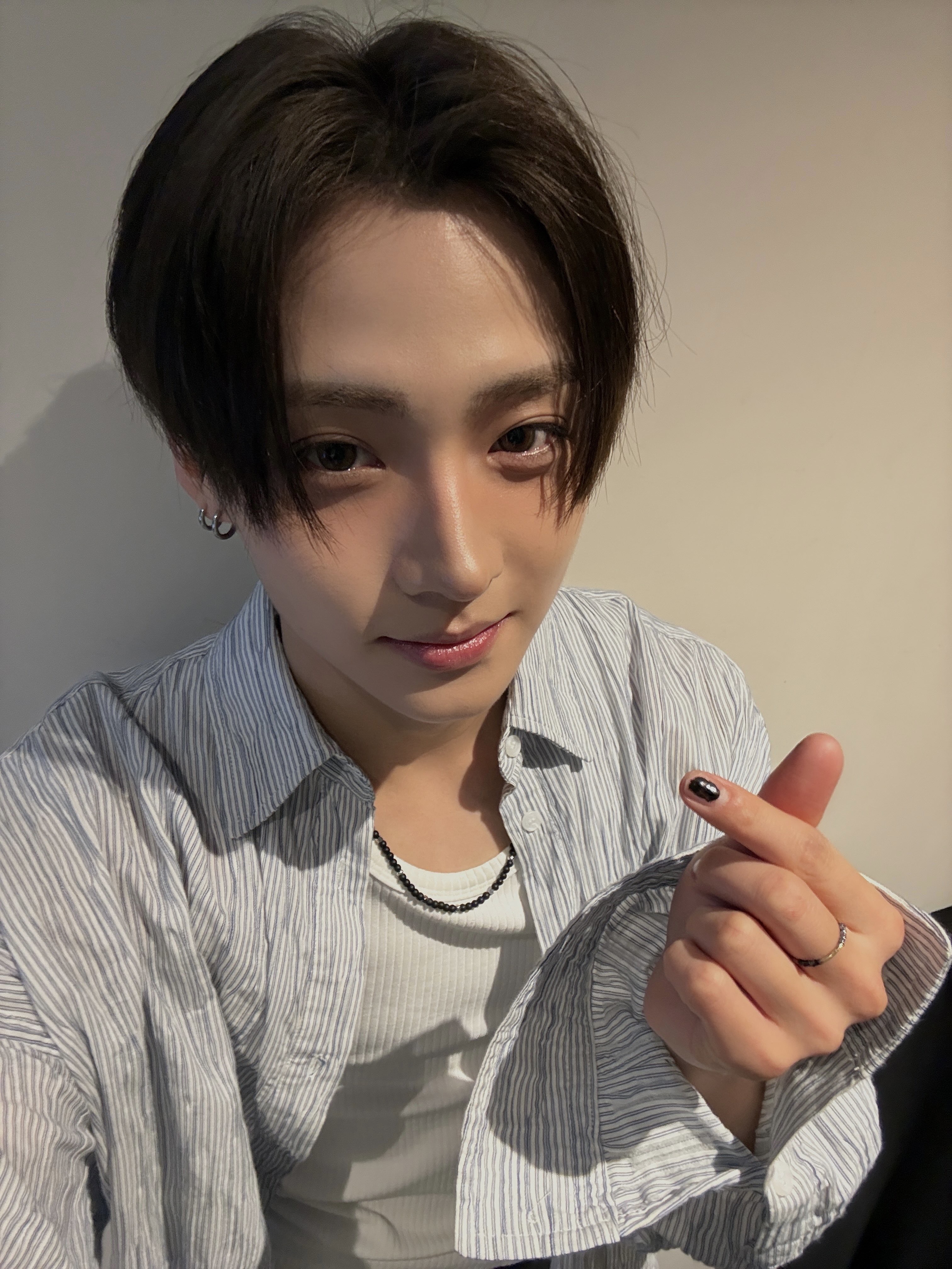 Nonnod Flexible string tucked stripe shirt Sky blue 착용 스타일 - 1