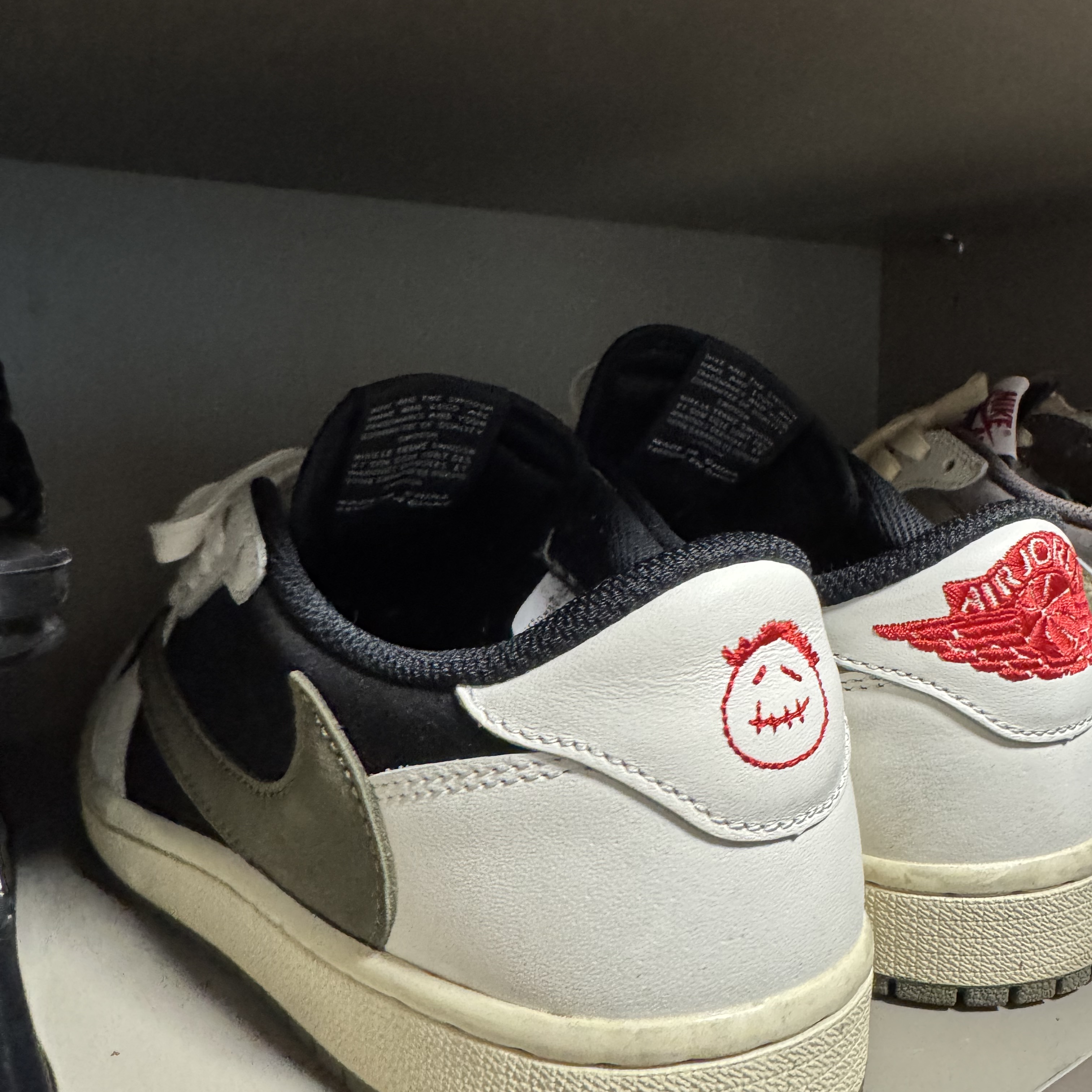 (W) Jordan 1 x Travis Scott Retro Low OG SP Medium Olive 착용 스타일