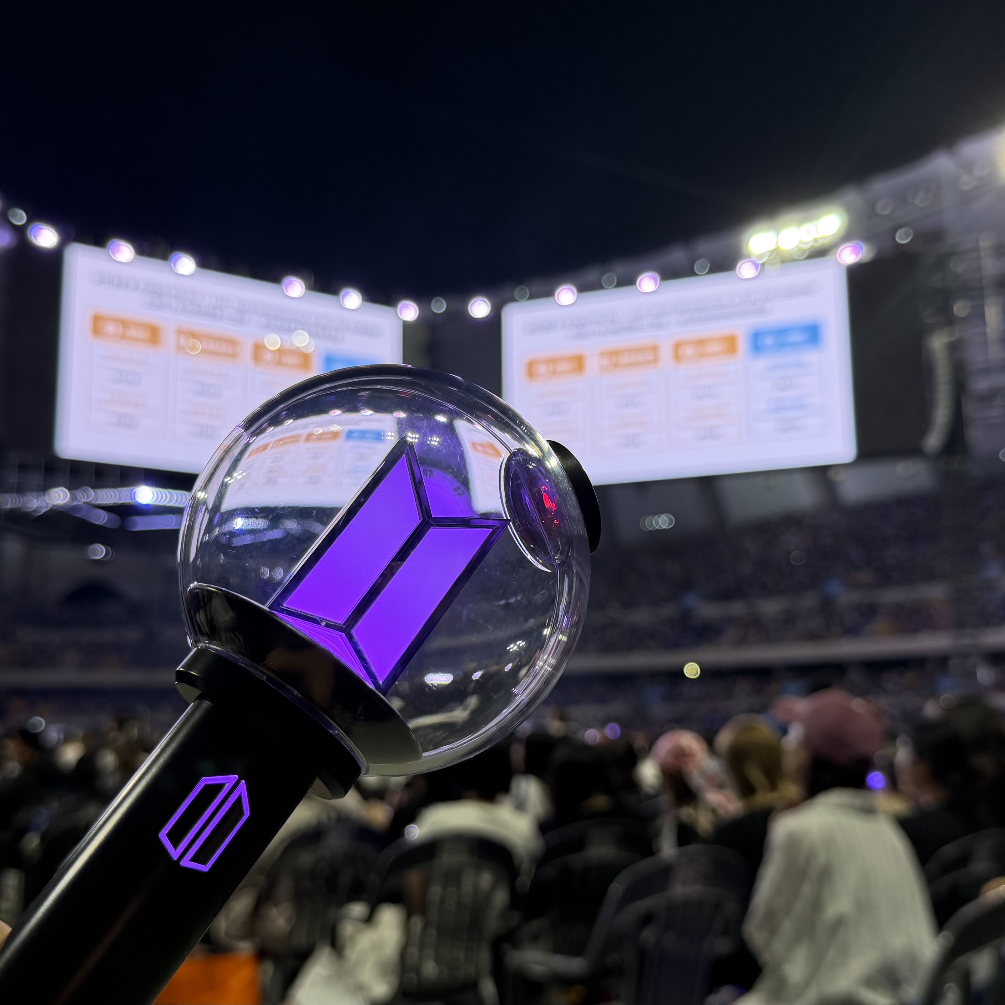 BTS Official Light Stick Ver. 4 착용 스타일
