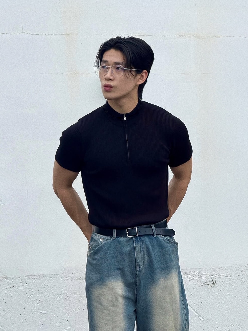 PHOS333 M Slim Fit Half Zip Knit Black 착용 스타일 - 2