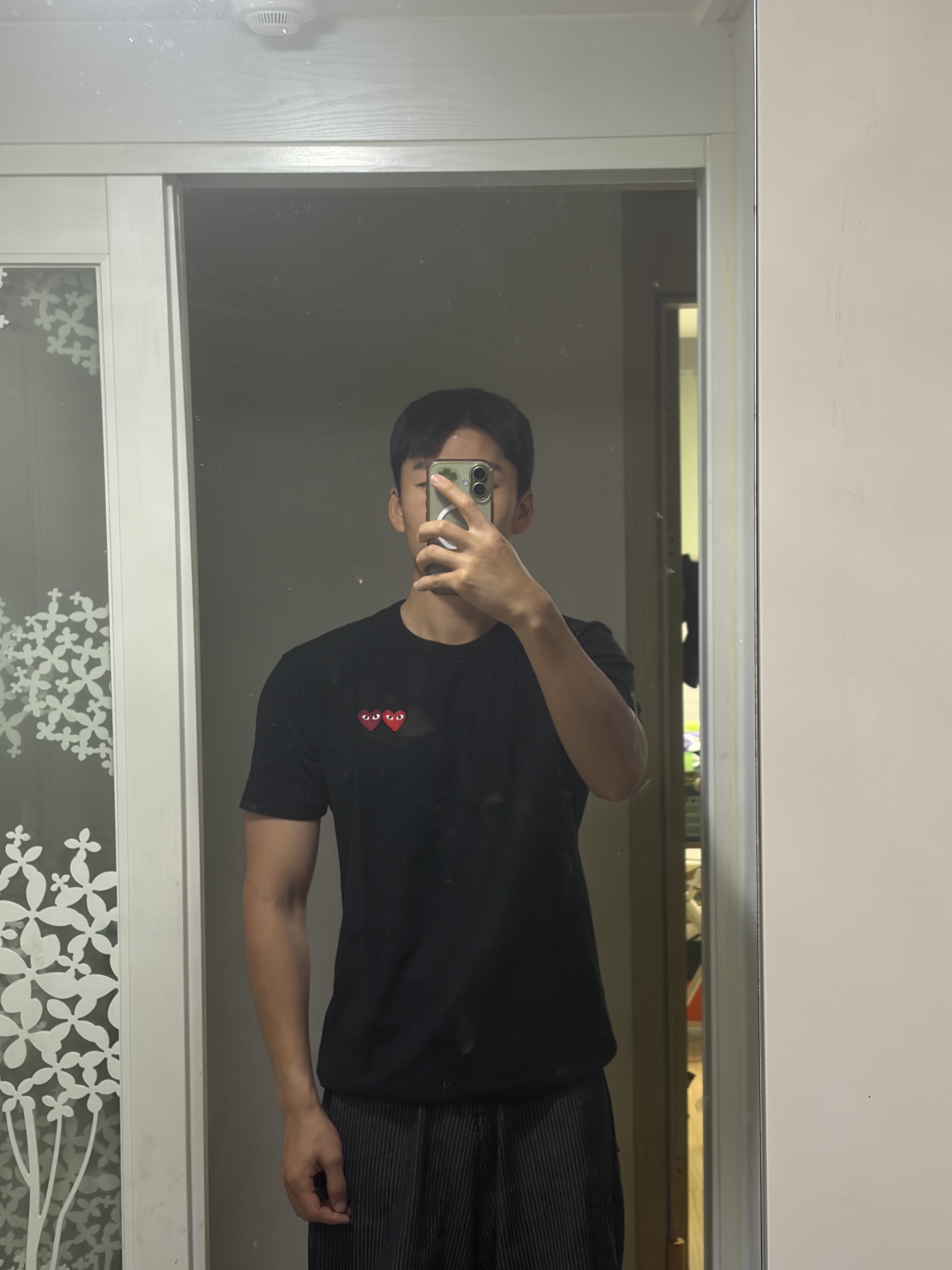 Play Comme des Garcons Double Heart T-Shirt Black 착용 스타일