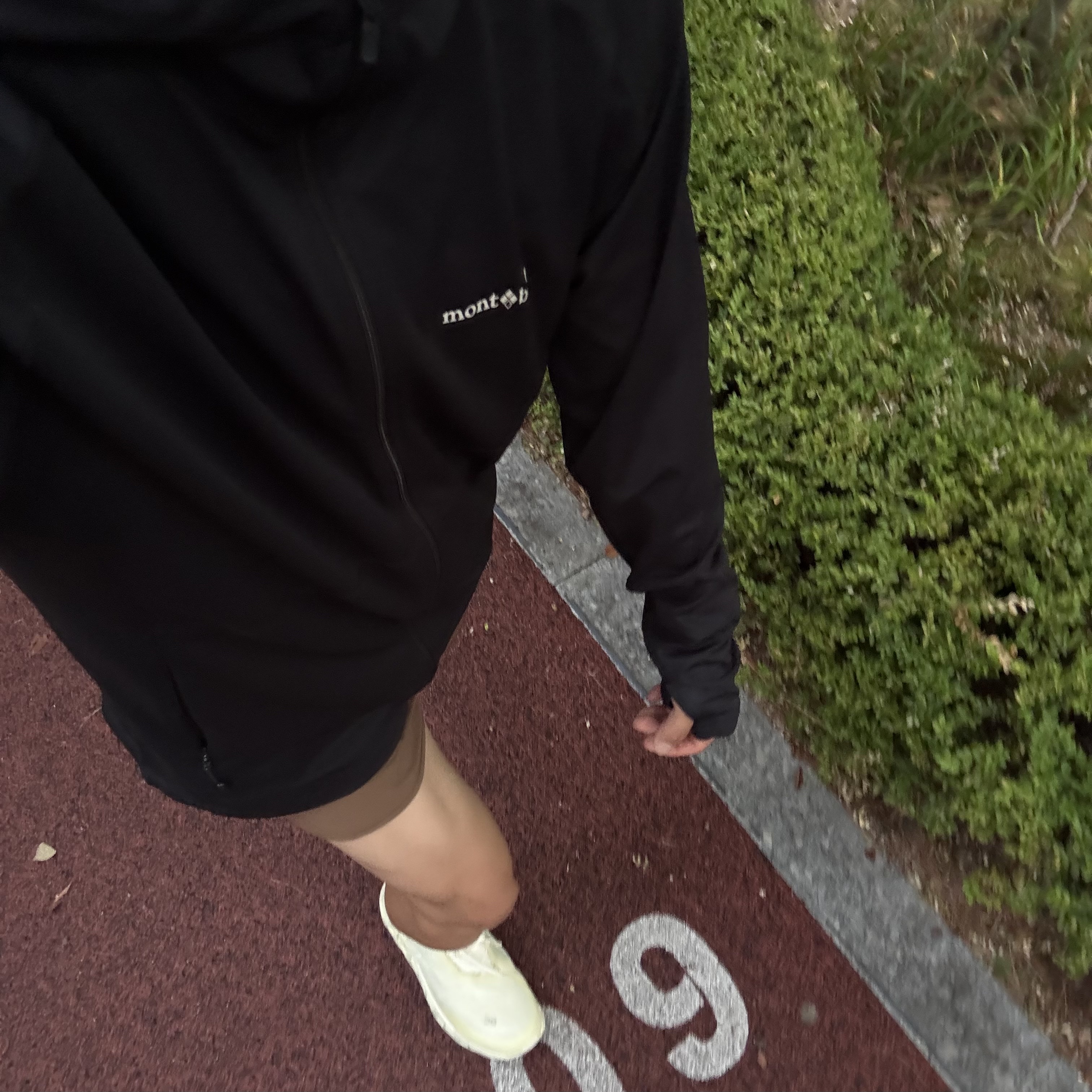 On Running x Post Archive Faction (Paf) Cloudmonster 2 Seedling White, [KREAM 단독] runwhither 3inch Shorts Brown 착용 스타일 - 3